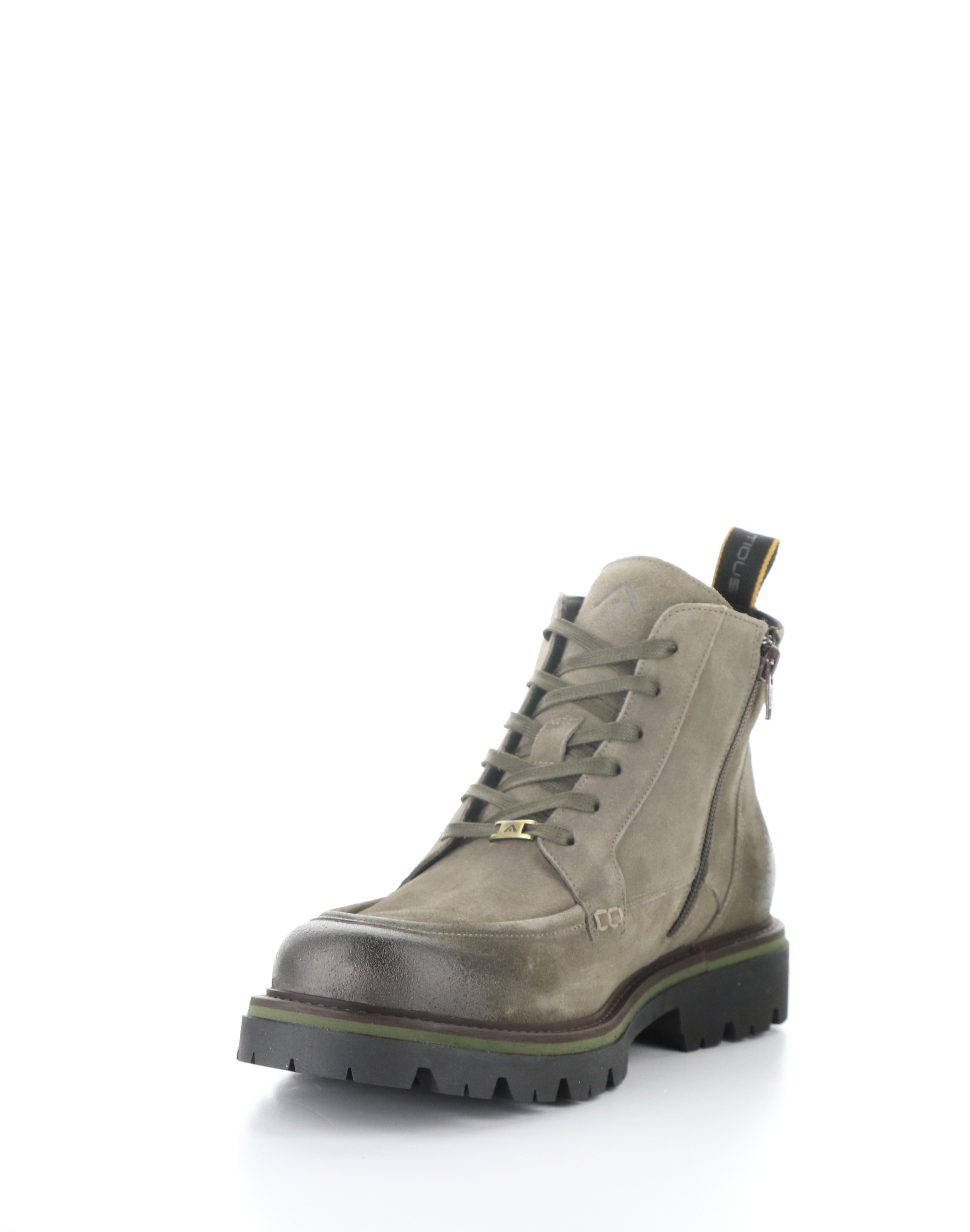 VET RELAXED SUEDE LACE UP BOOT