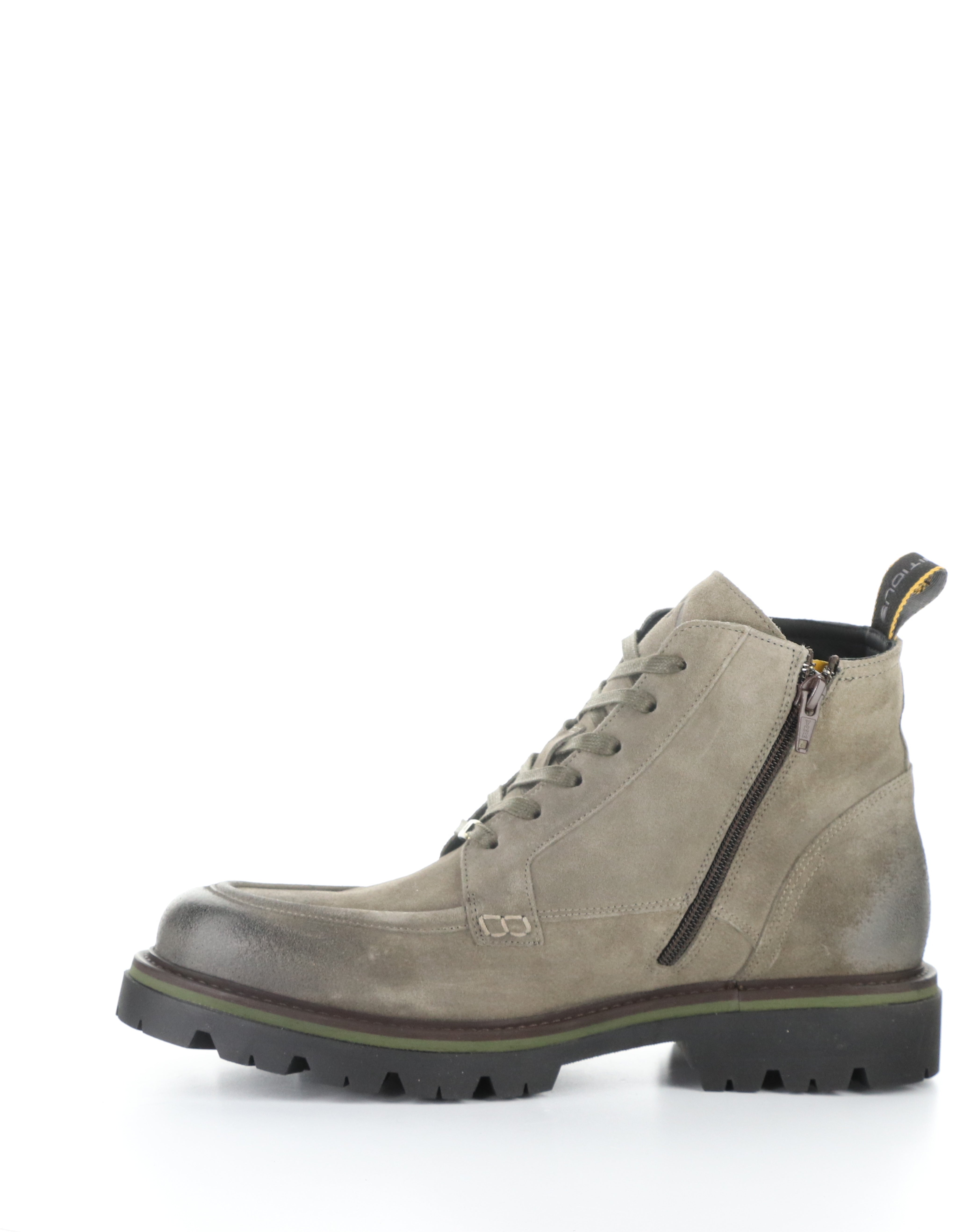 VET RELAXED SUEDE LACE UP BOOT