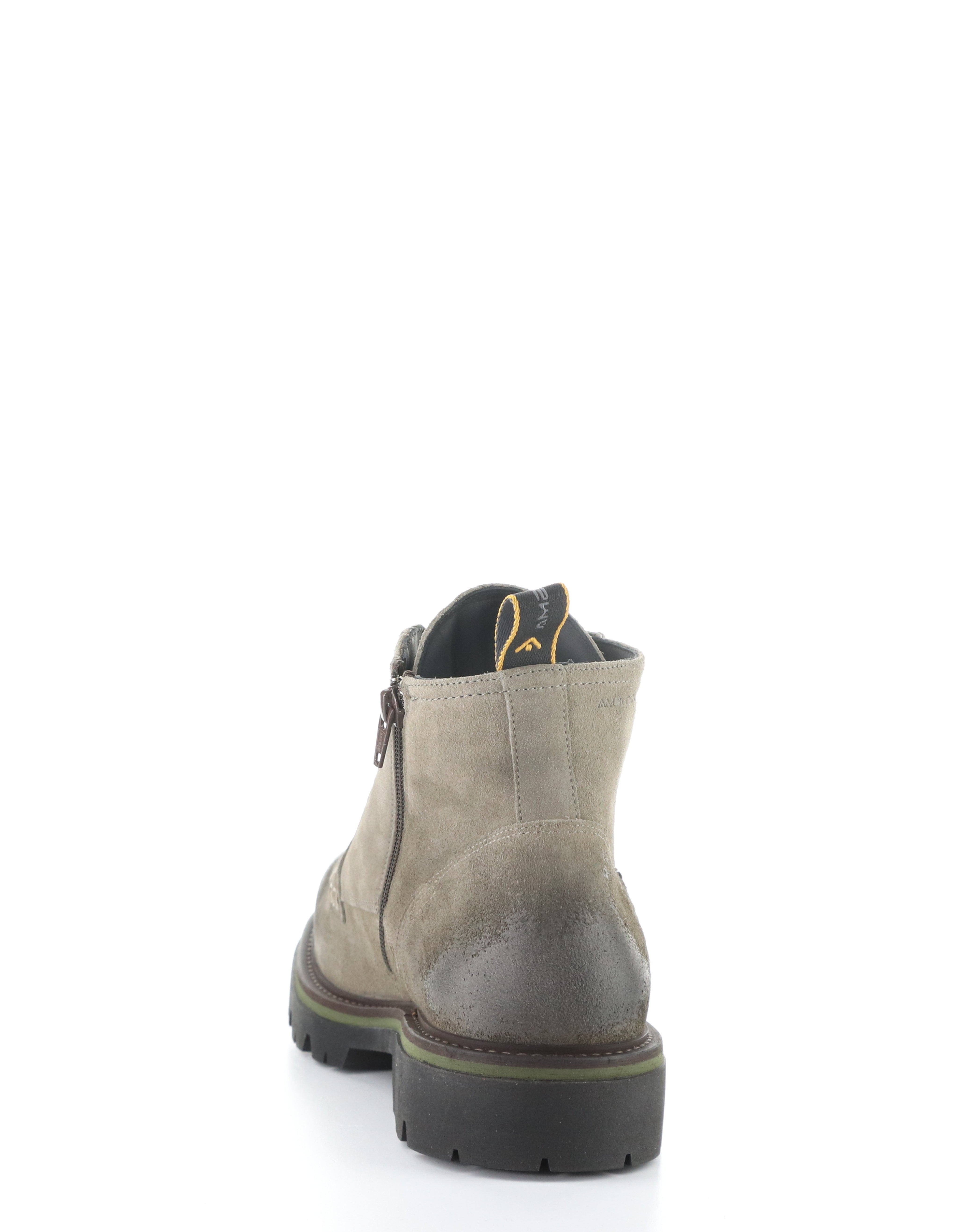 VET RELAXED SUEDE LACE UP BOOT