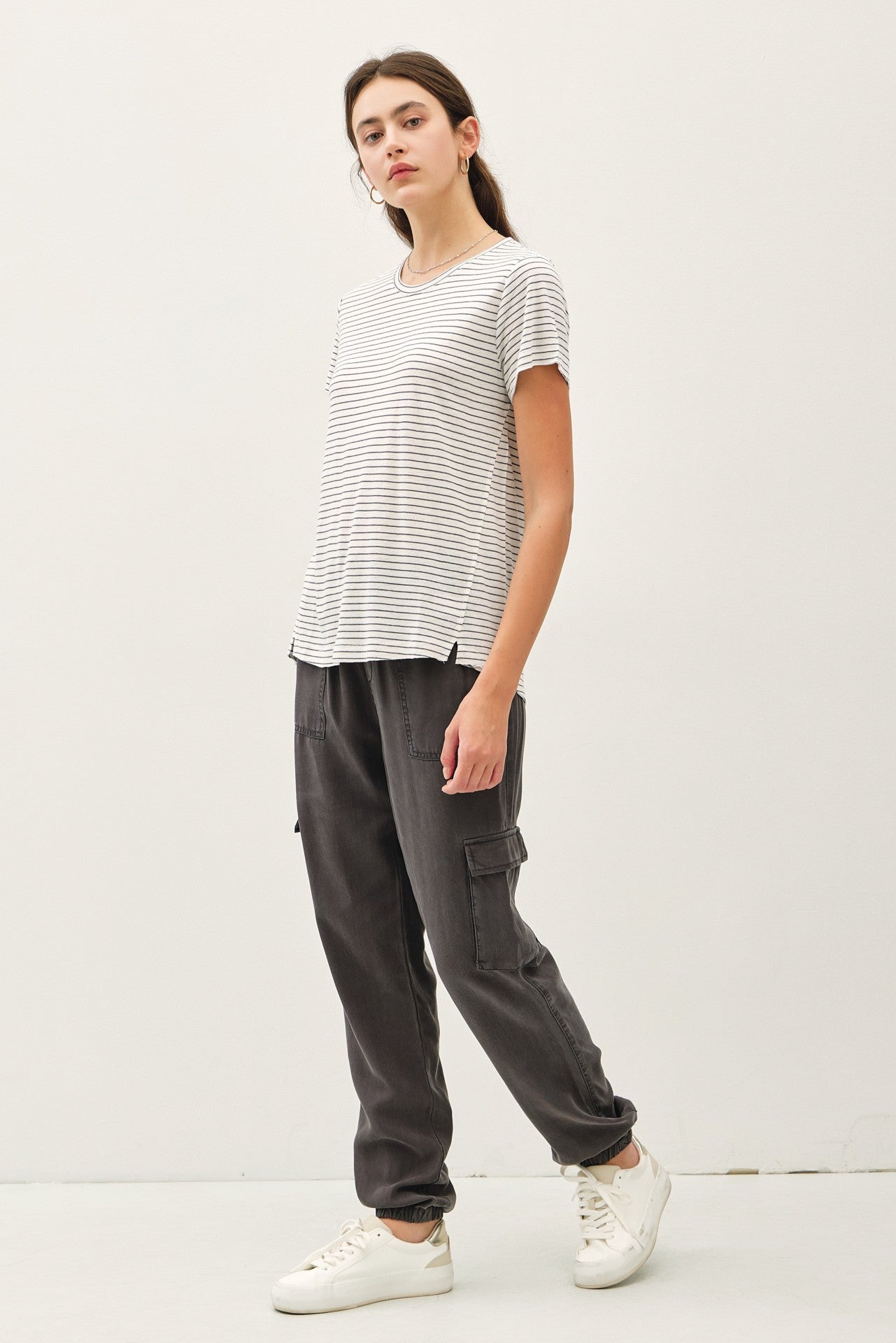 LINEN BLEND FINE STRIPE TEE