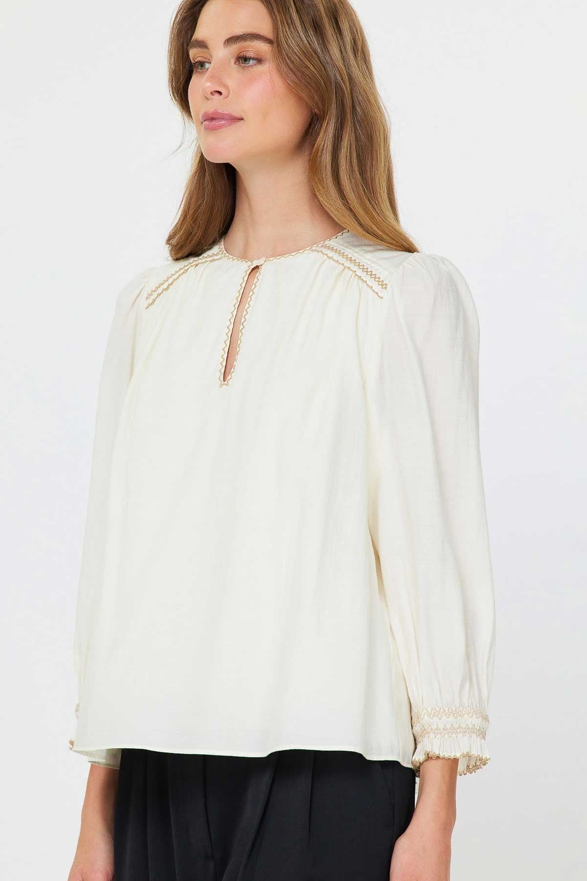 EMBROIDERED KEYHOLE PEASANT BLOUSE