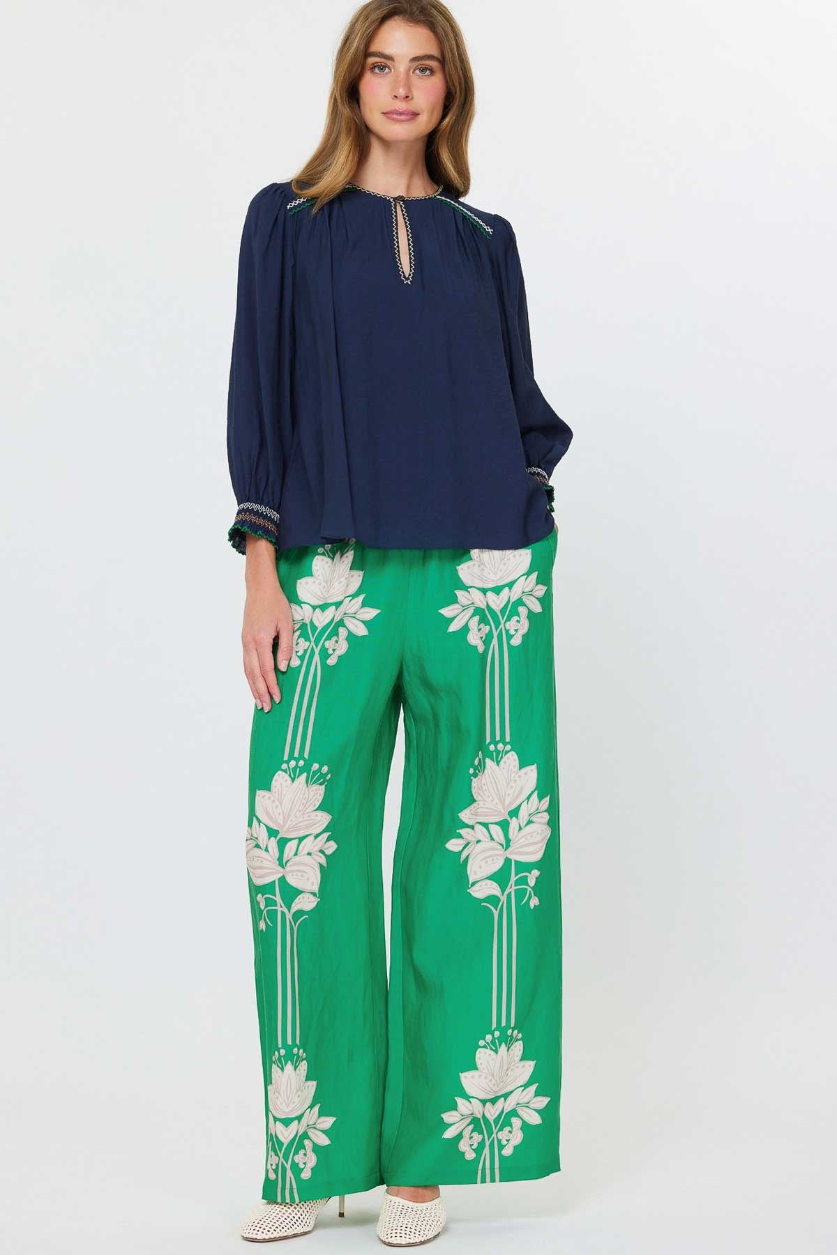 EMBROIDERED KEYHOLE PEASANT BLOUSE