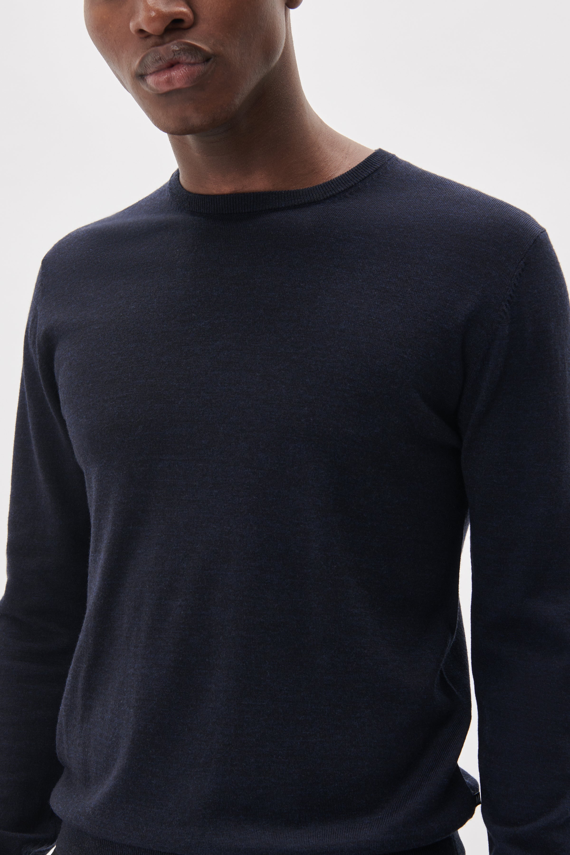 MAGRATE MERINO CREW NECK SWEATER