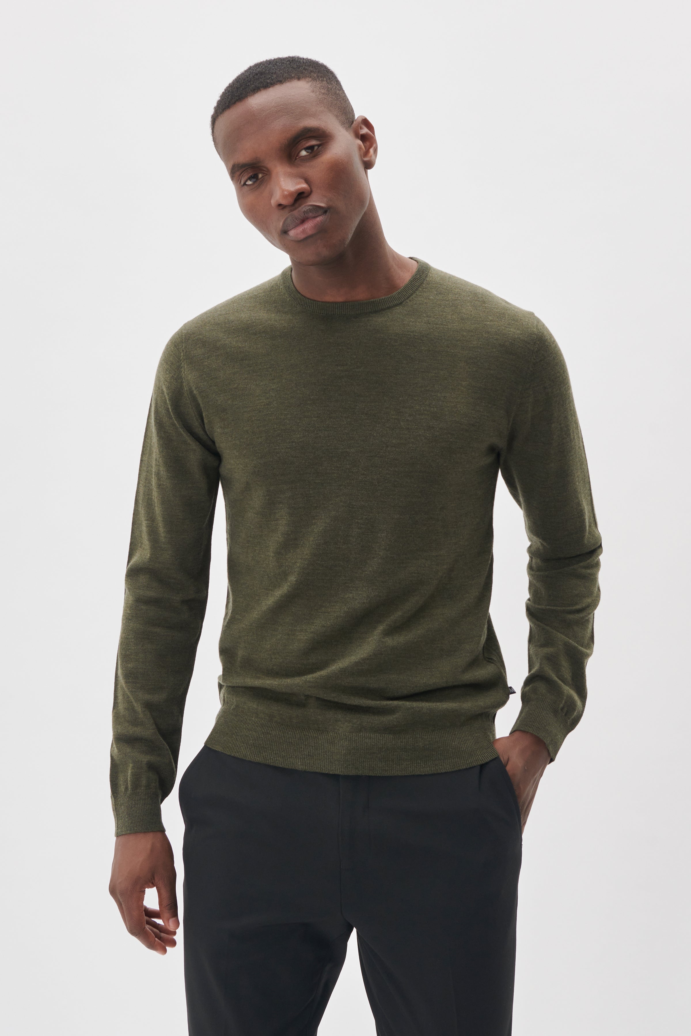 MAGRATE MERINO CREW NECK SWEATER
