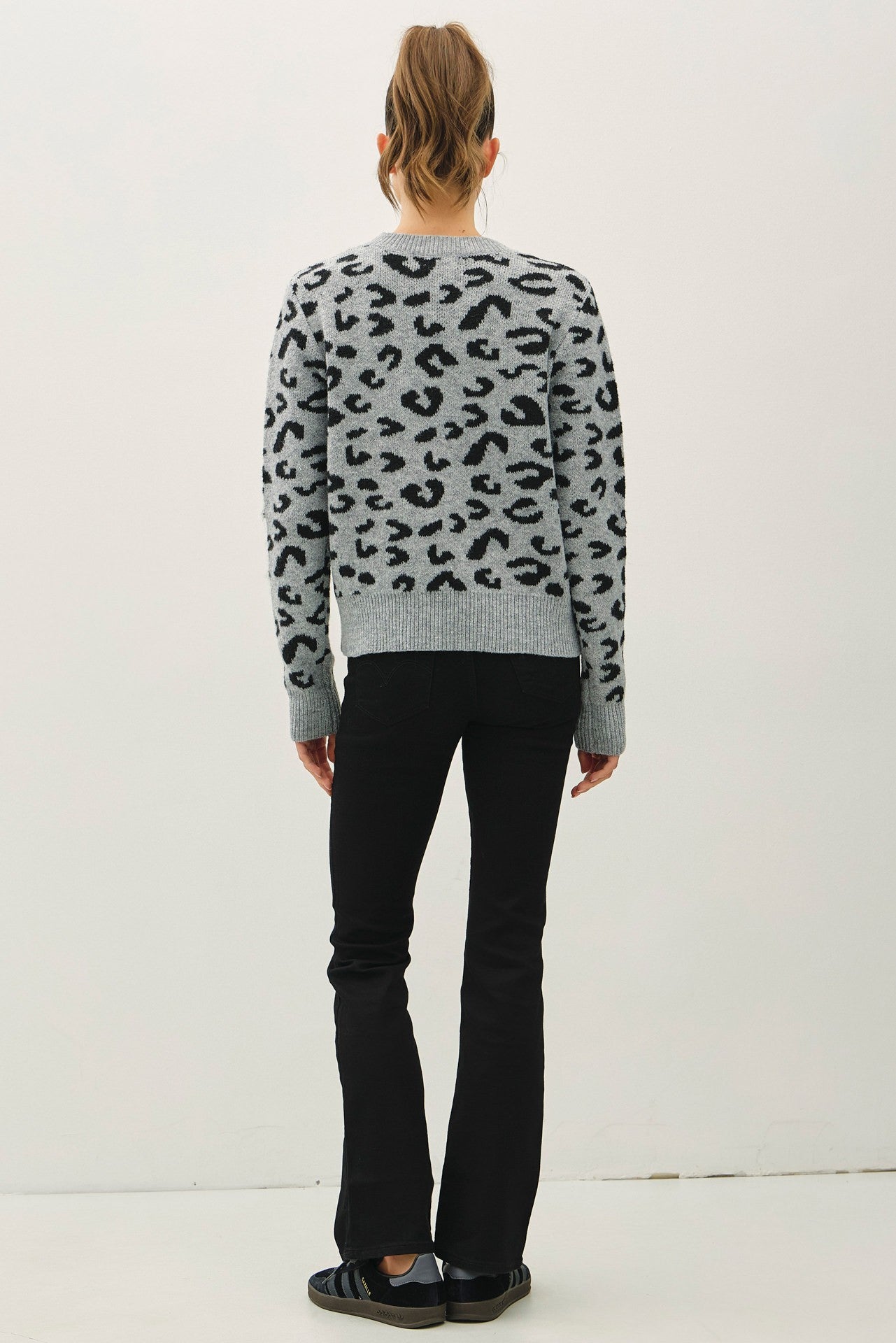 LEOPARD PRINT PULLOVER SWEATER