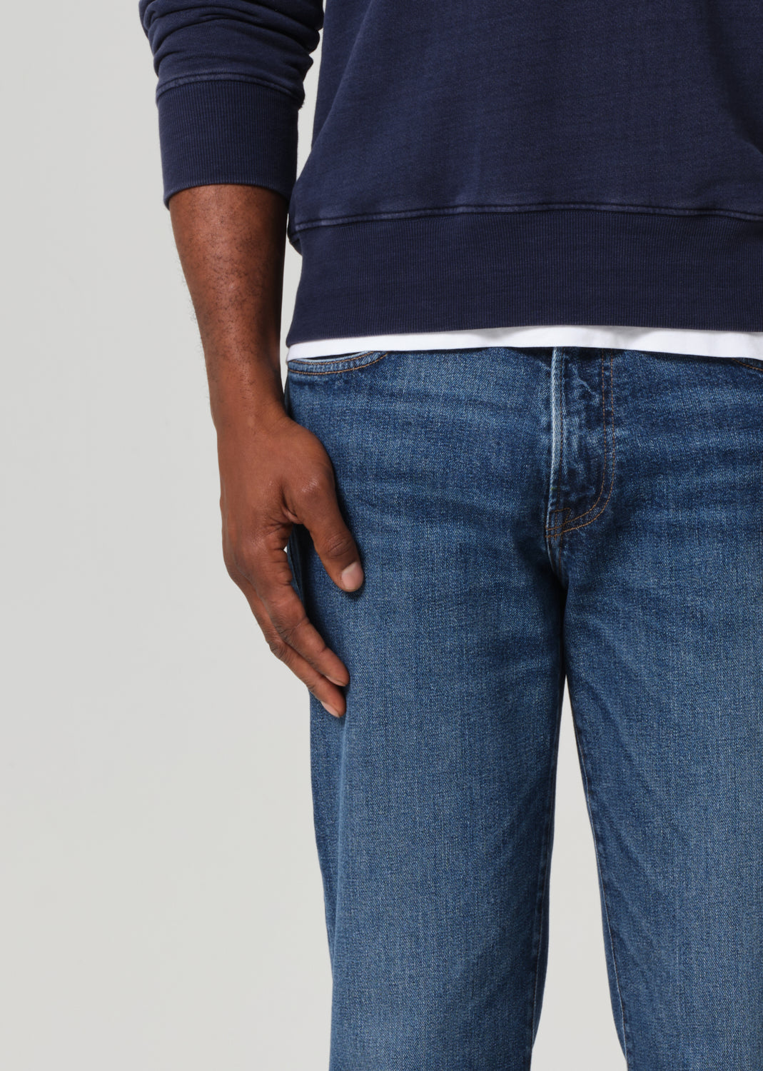 ELIJAH RELAXED STRAIGHT IN FALLING WATER