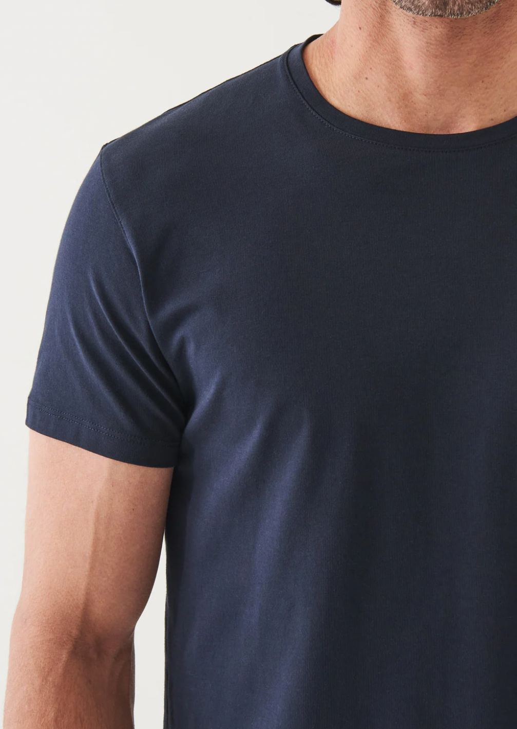 SHORT SLEEVE ICONIC CREW TEE