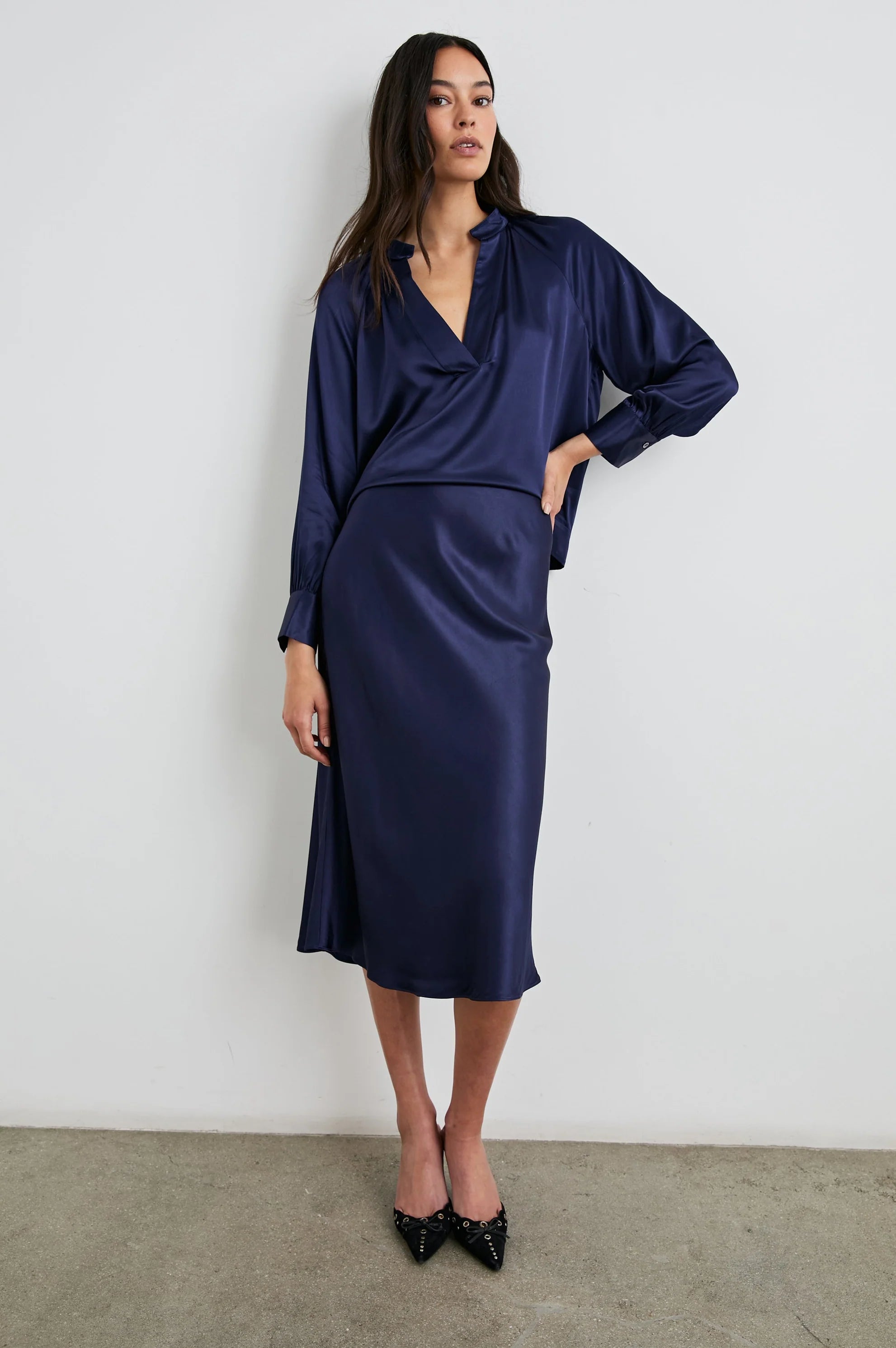 ANYA SATIN CREPE SKIRT