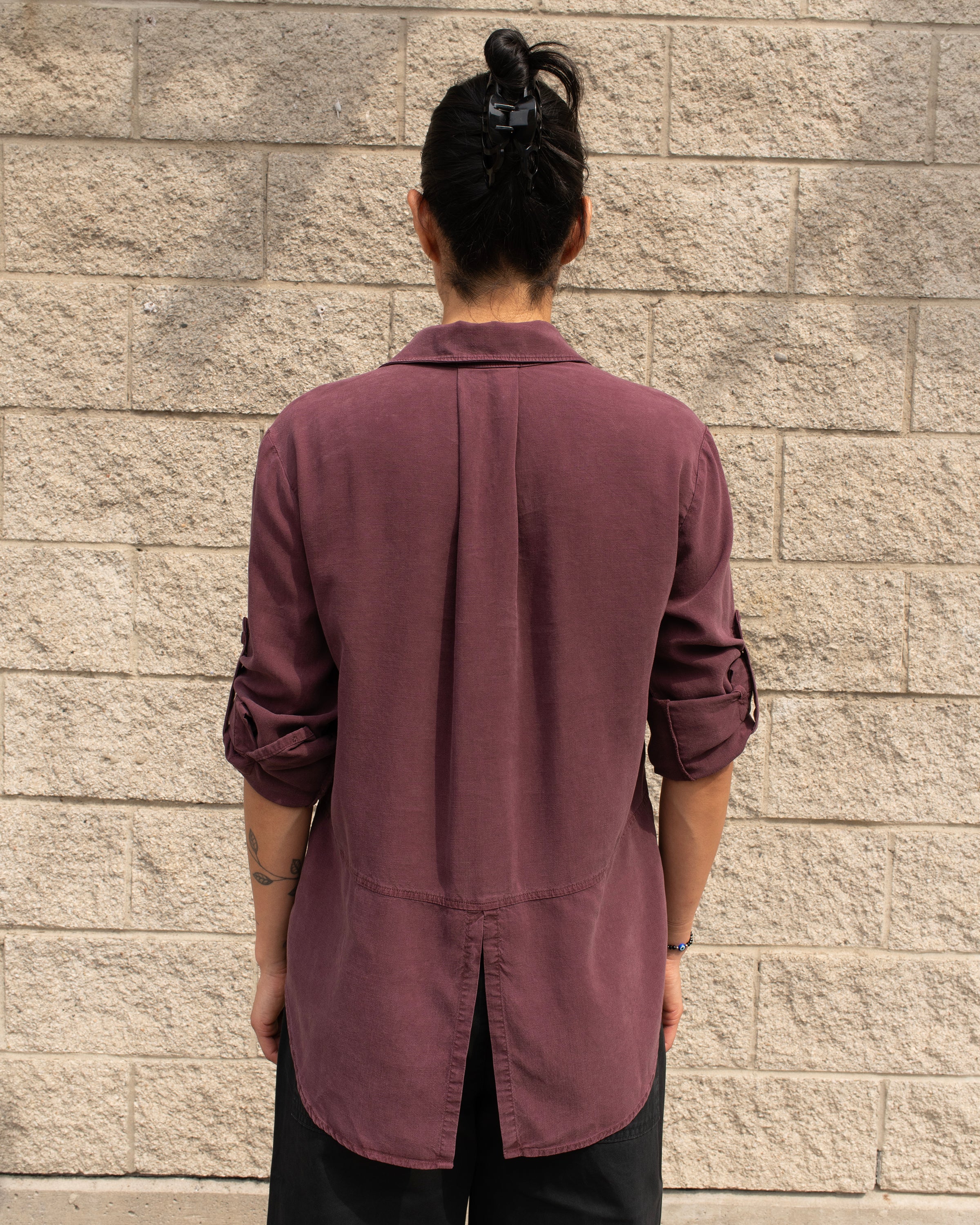 SPLIT BACK BUTTON DOWN SHIRT