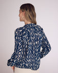 LEAVES PRINT SHIRRED RAGLAN SHIRT