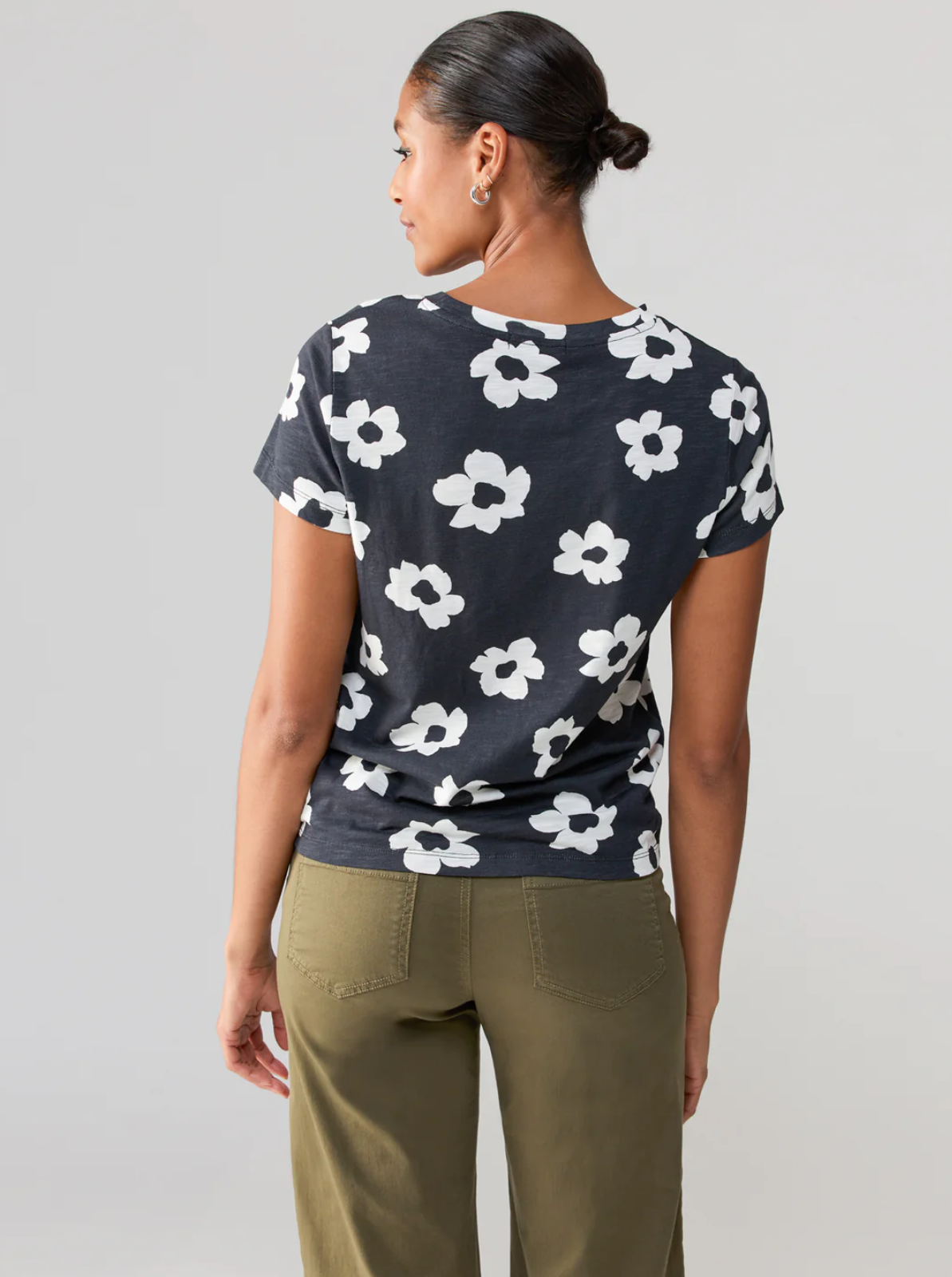 THE PERFECT TEE IN FLOWER POP