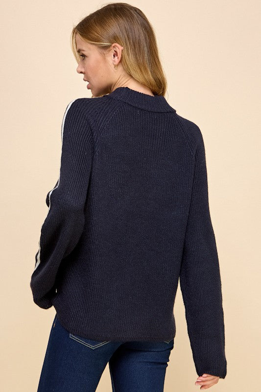 SINGLE STRIPE SLEEVE SWEATER