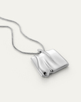 LARGE SUNDRA PENDANT NECKLACE
