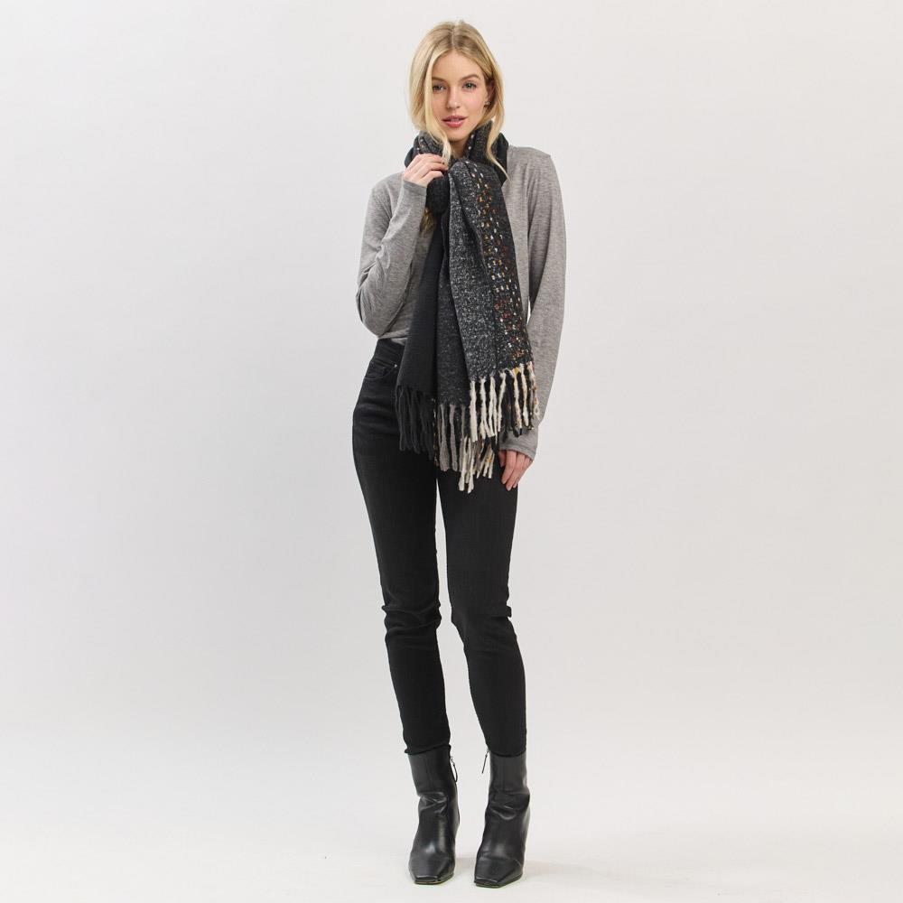 TUFTED LINES SCARF
