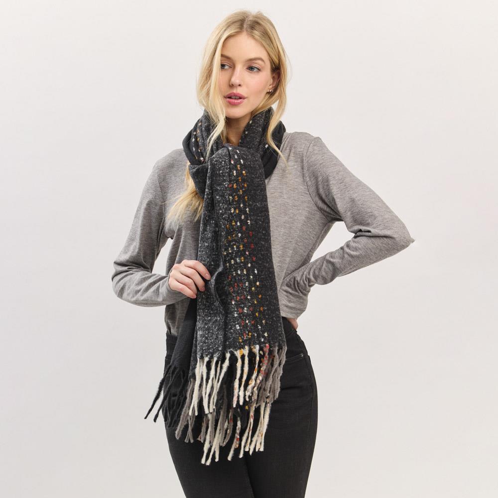 TUFTED LINES SCARF