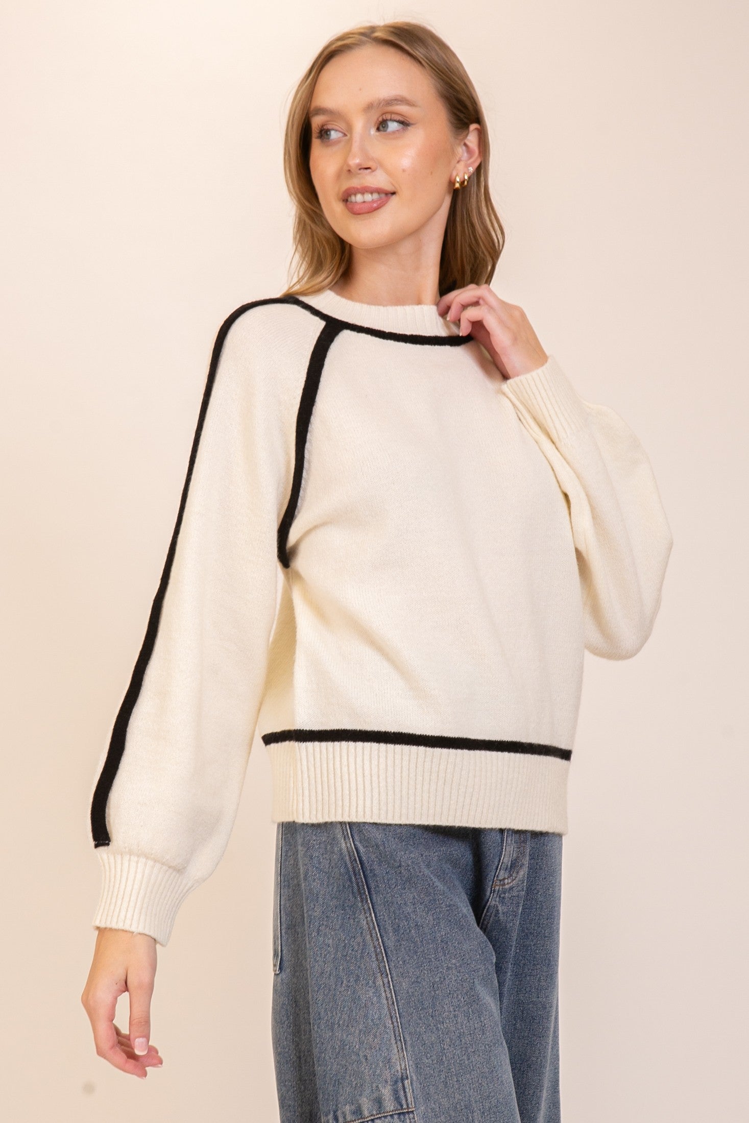 CONTRAST TRIM SWEATER