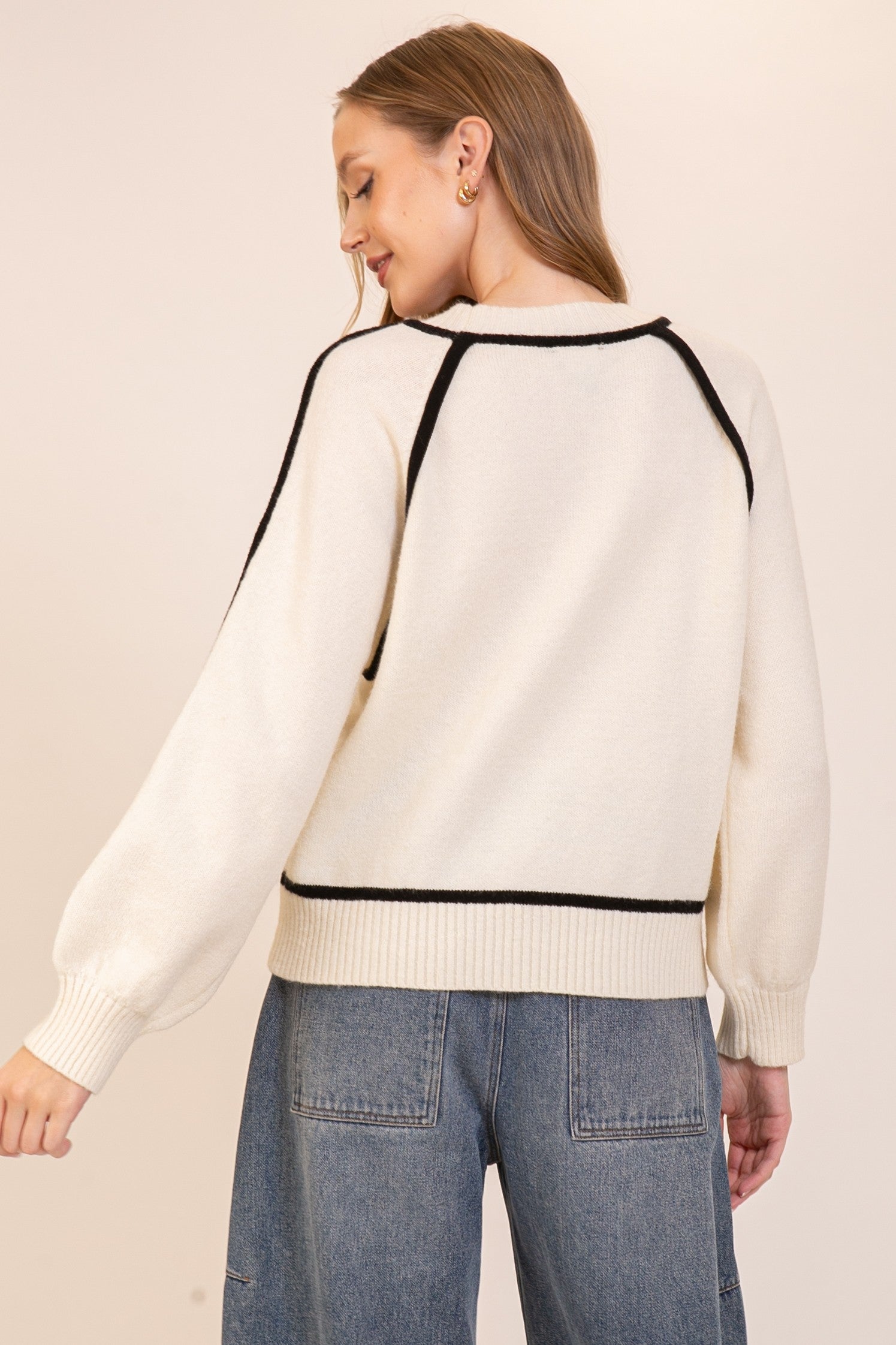 CONTRAST TRIM SWEATER
