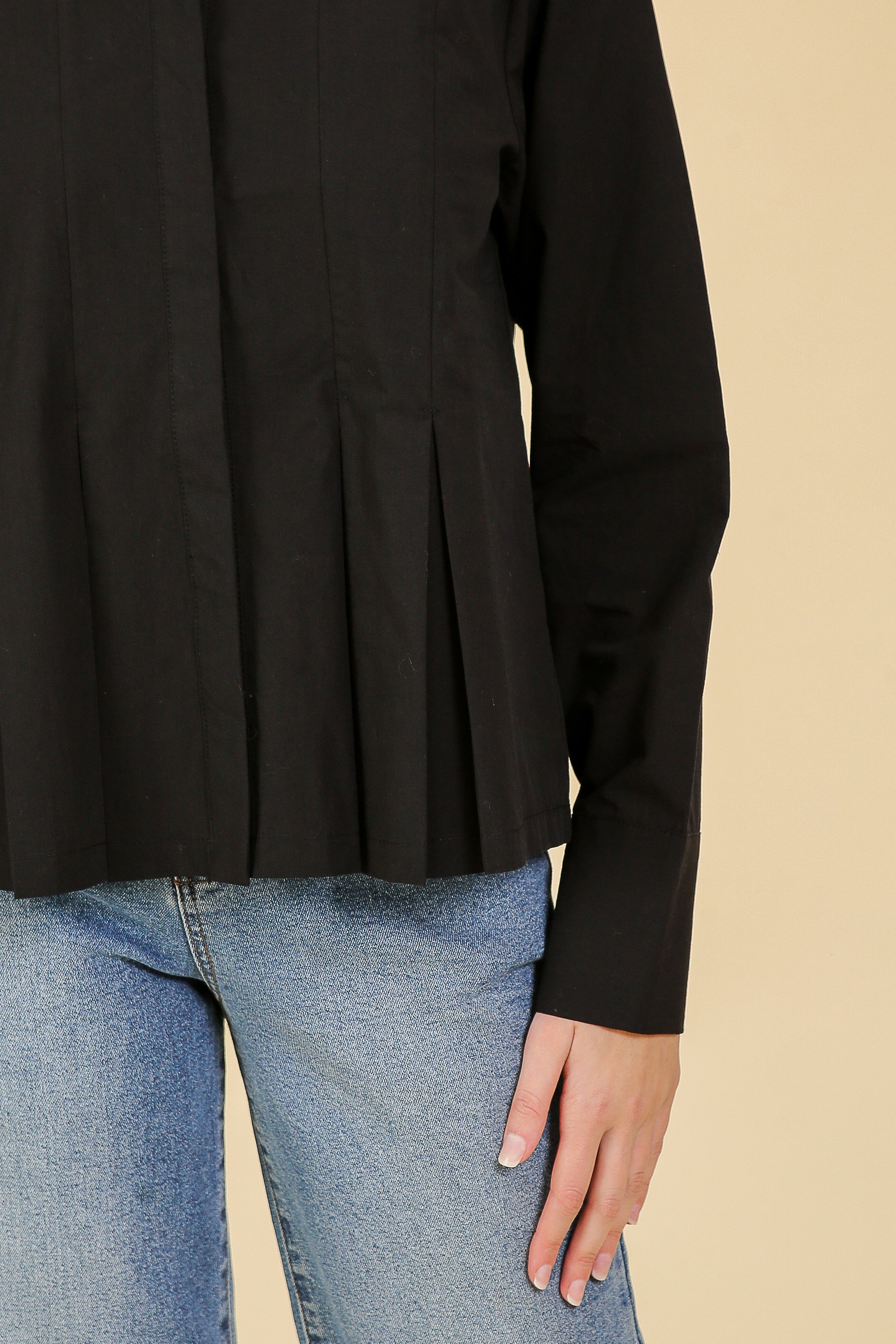 BOX PLEAT BLOUSE