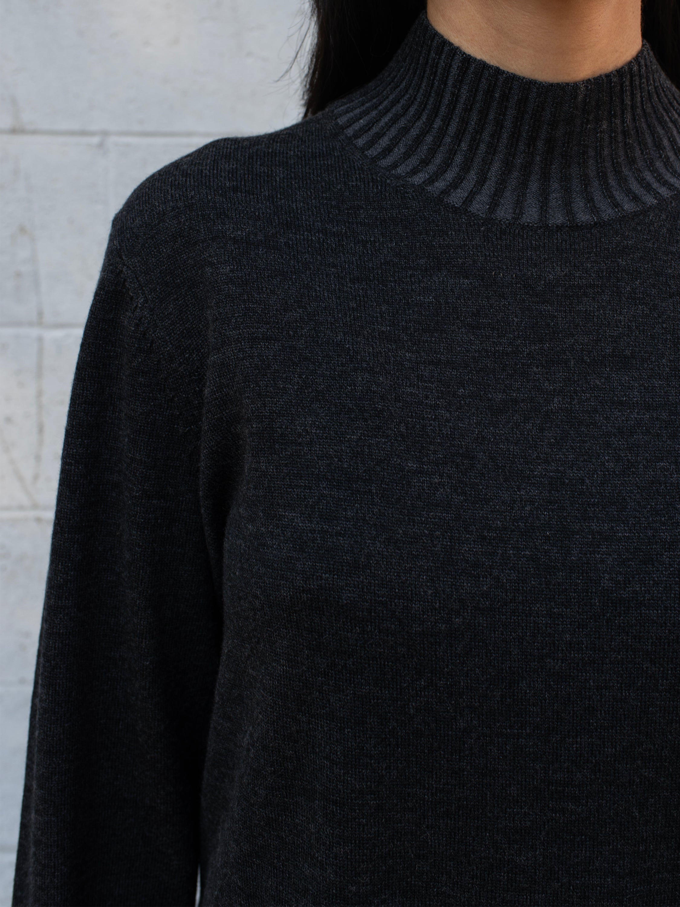 PLAITED XFINE MERINO RELAXED MOCK NECK SWEATER