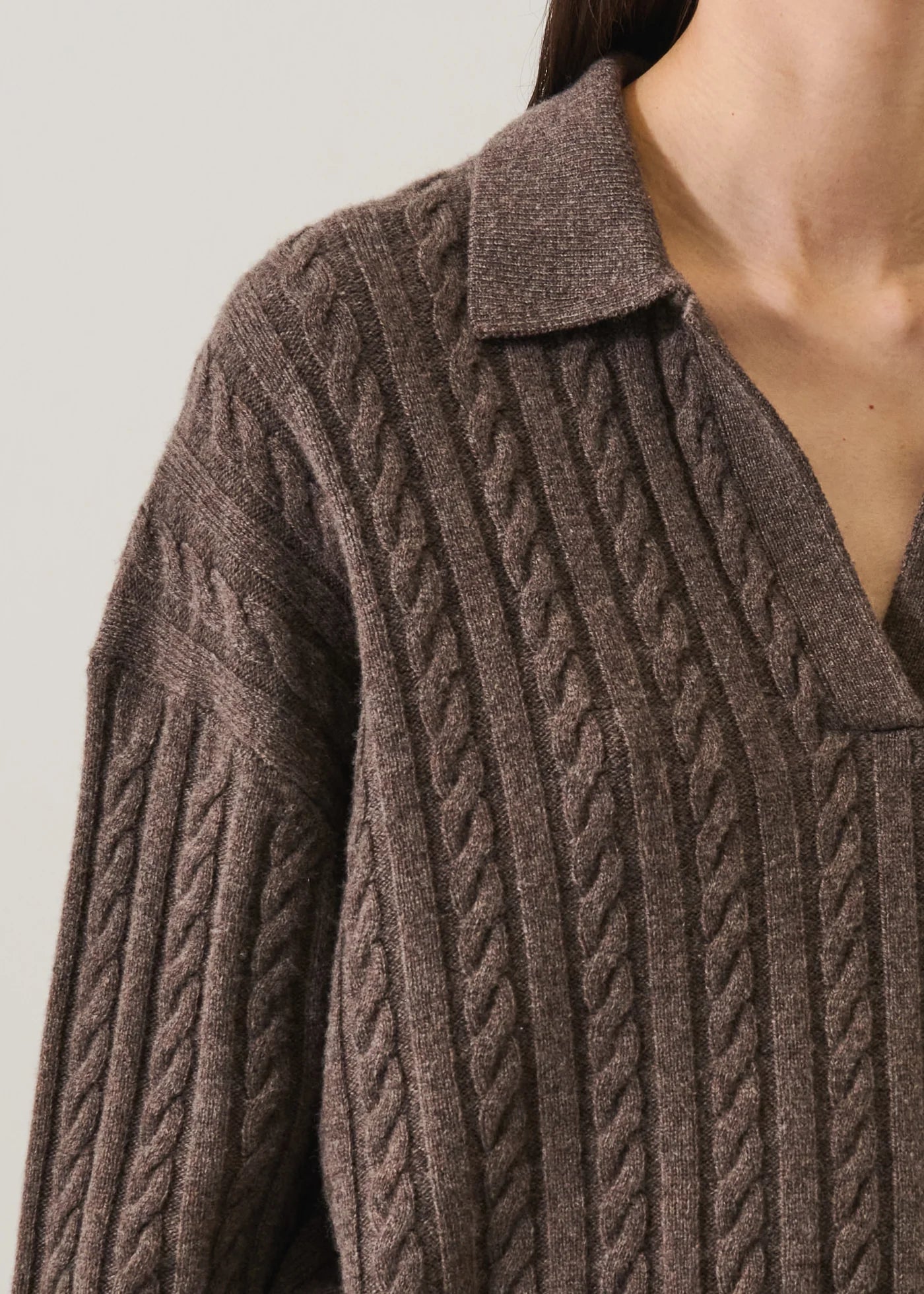 SUPERFINE WOOL CABLE RELAXED POLO SWEATER