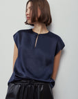 WINA SATIN TEE