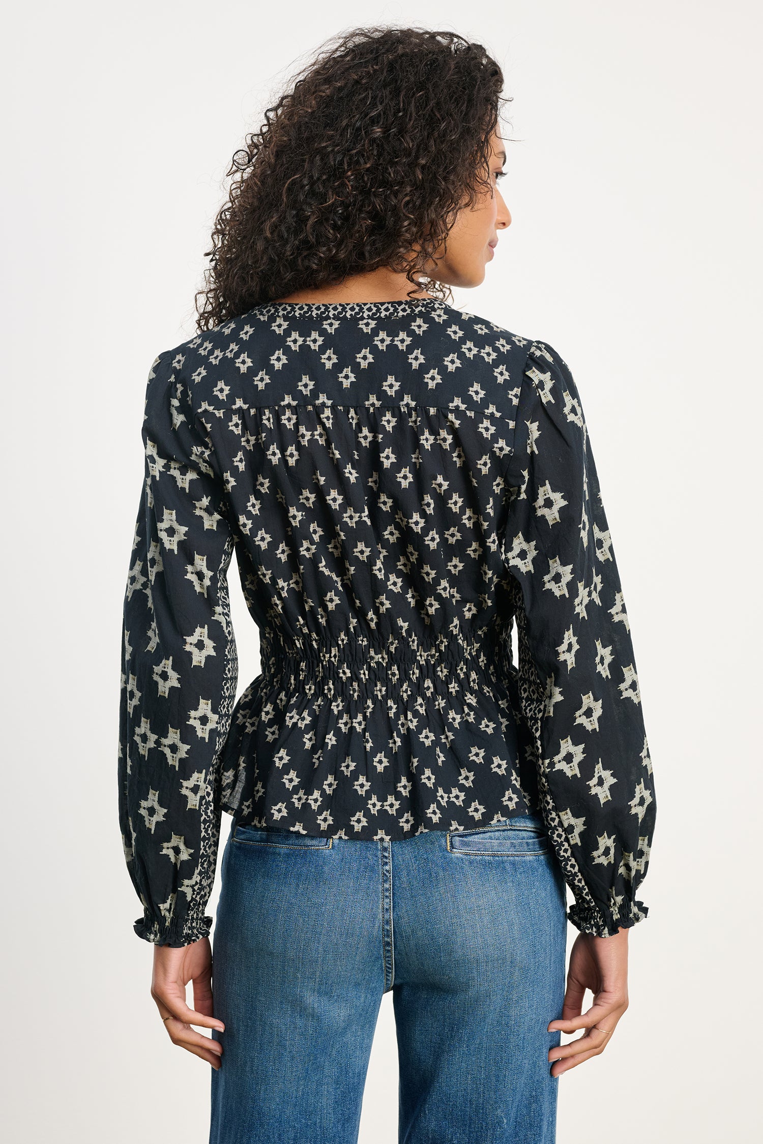 CHARLOTTE ASPEN PRINT SMOCKED WAIST BLOUSE
