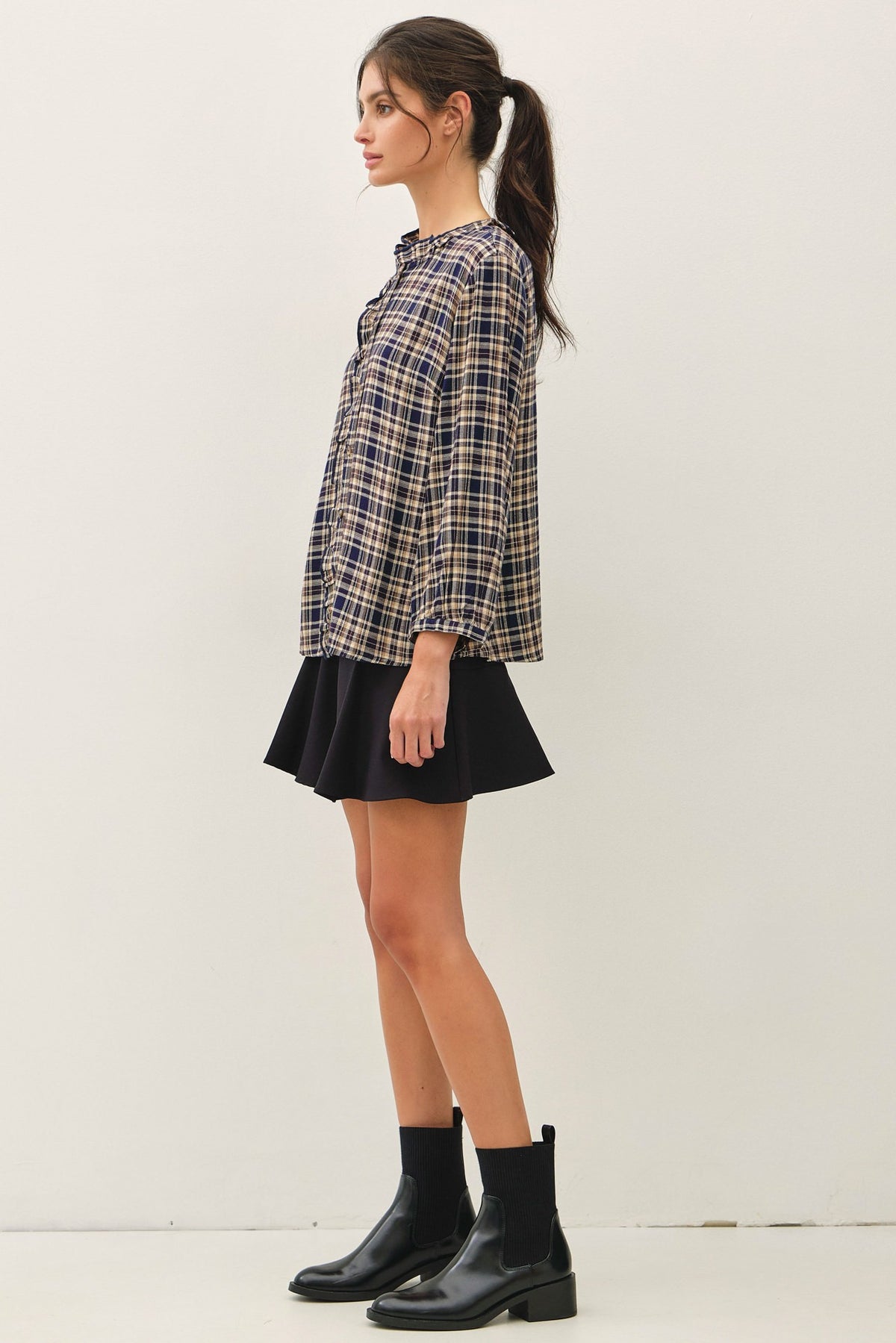 RUFFLE NECK PLAID BLOUSE