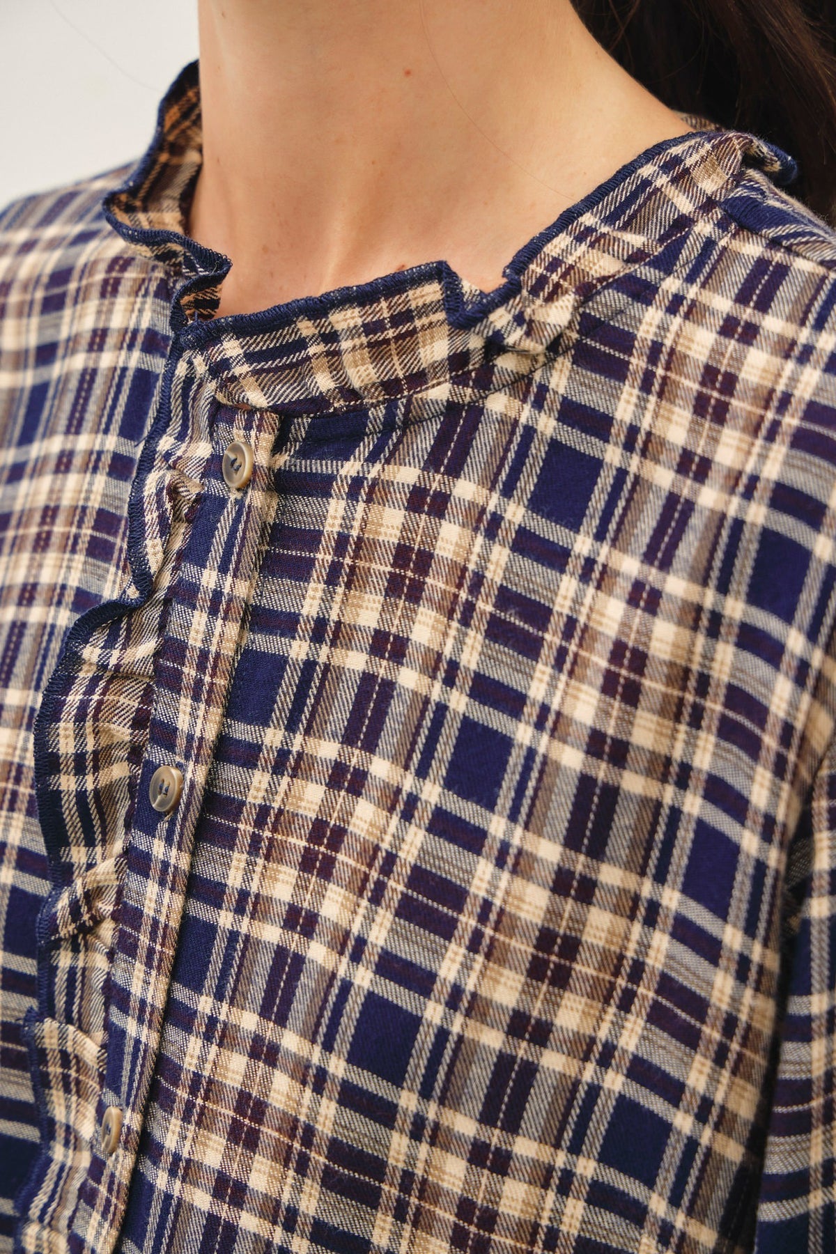 RUFFLE NECK PLAID BLOUSE