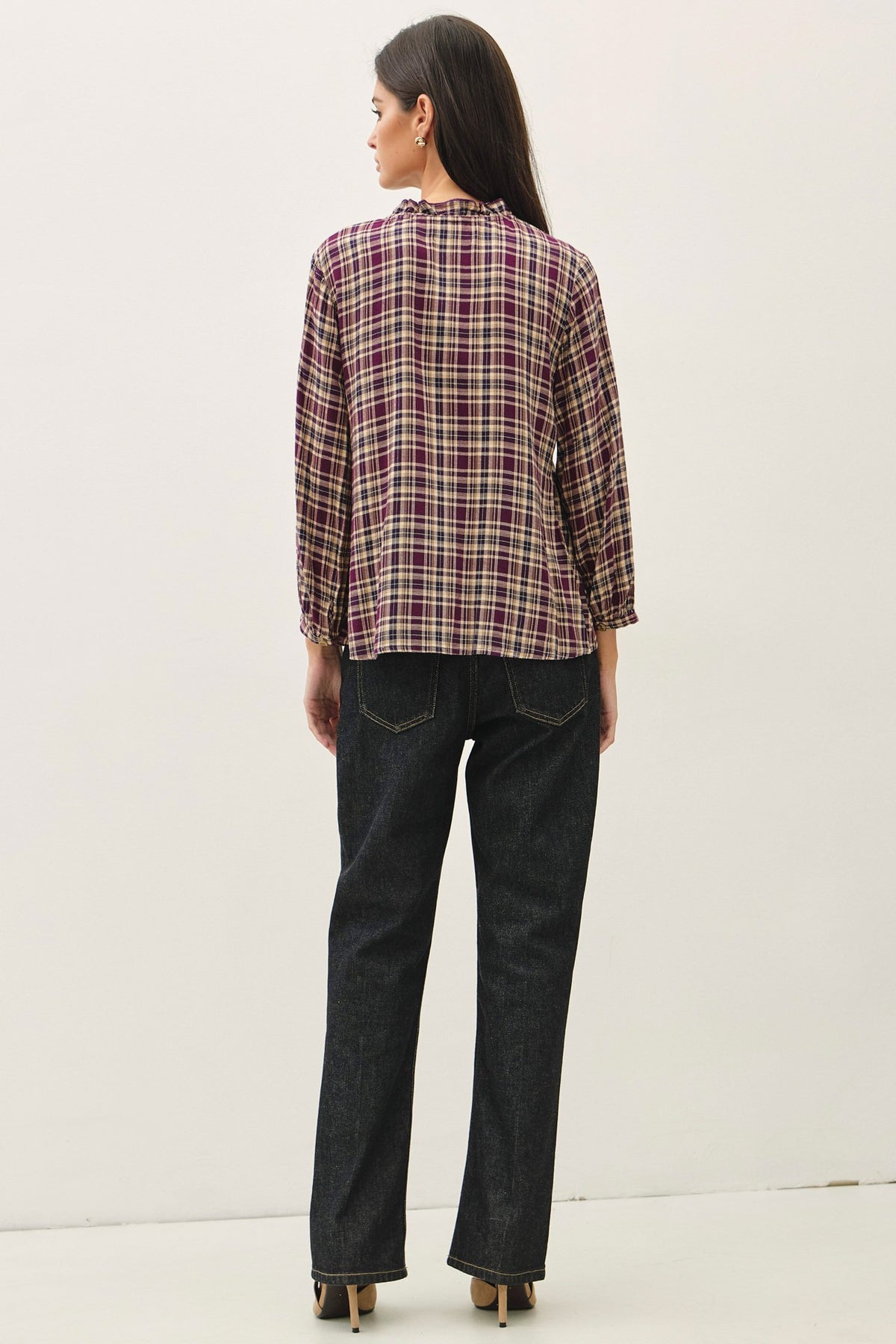 RUFFLE NECK PLAID BLOUSE