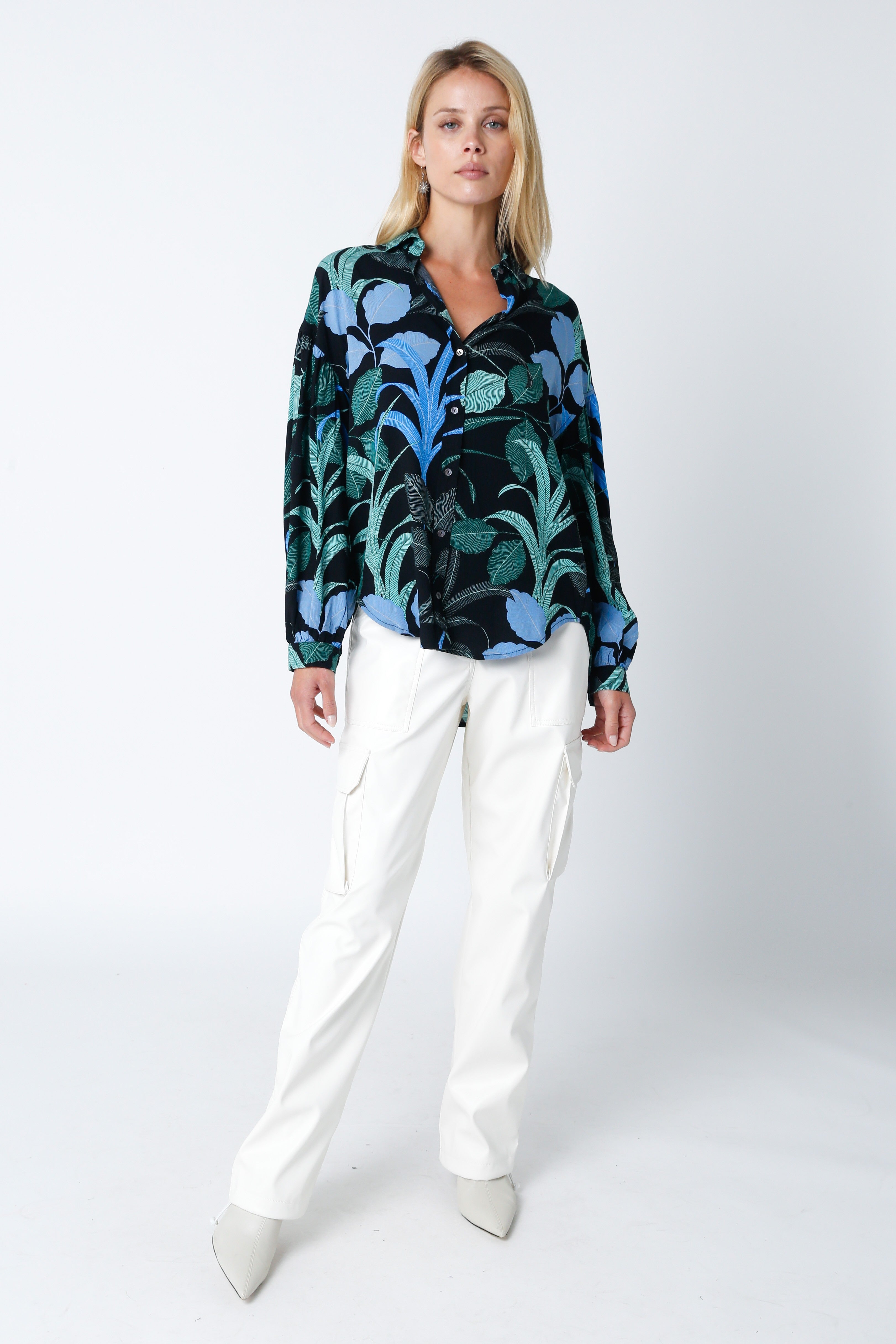 MULTI LEAF PRINT BUTTON UP