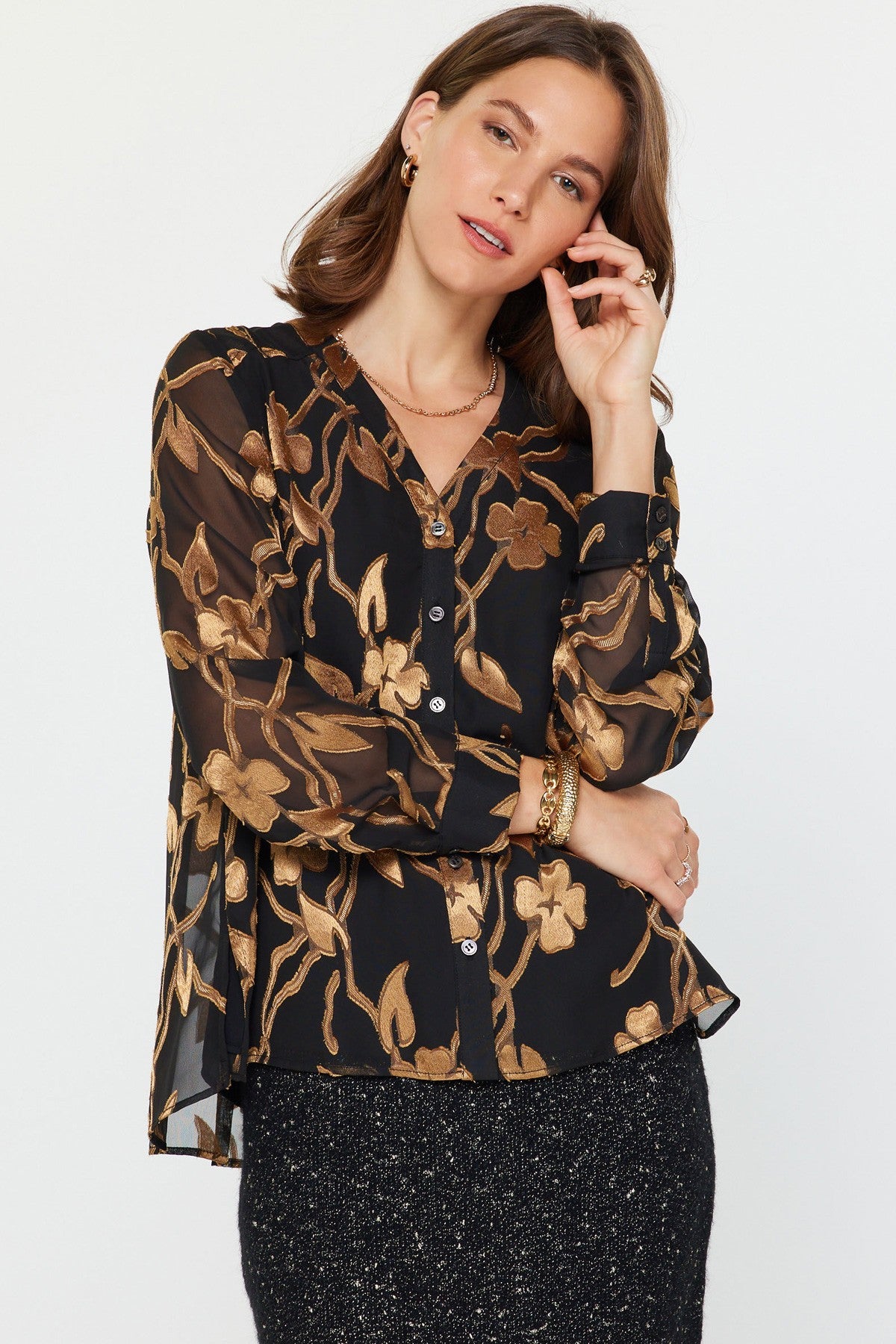 FLORAL JACQUARD V-NECK BLOUSE