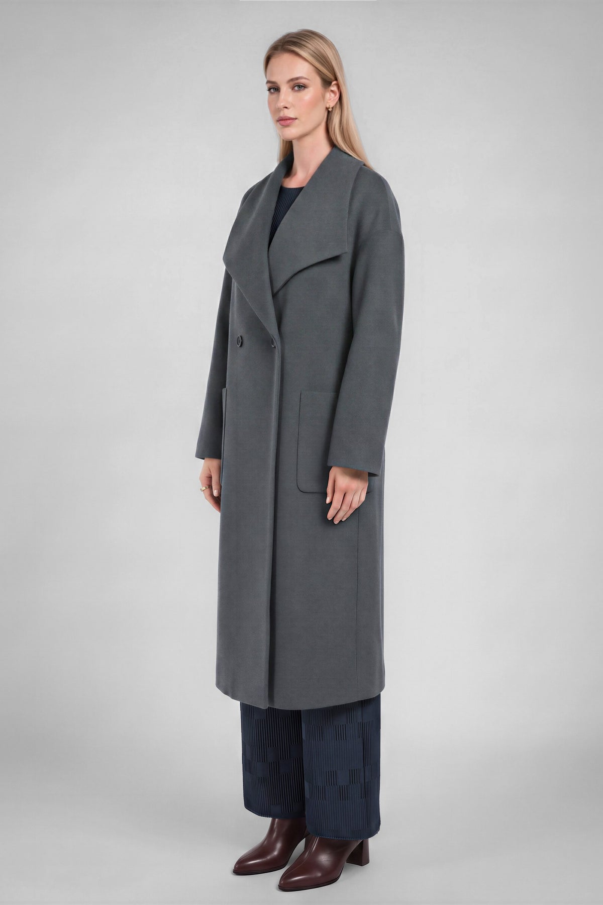 LARGE LAPEL WOOL COAT