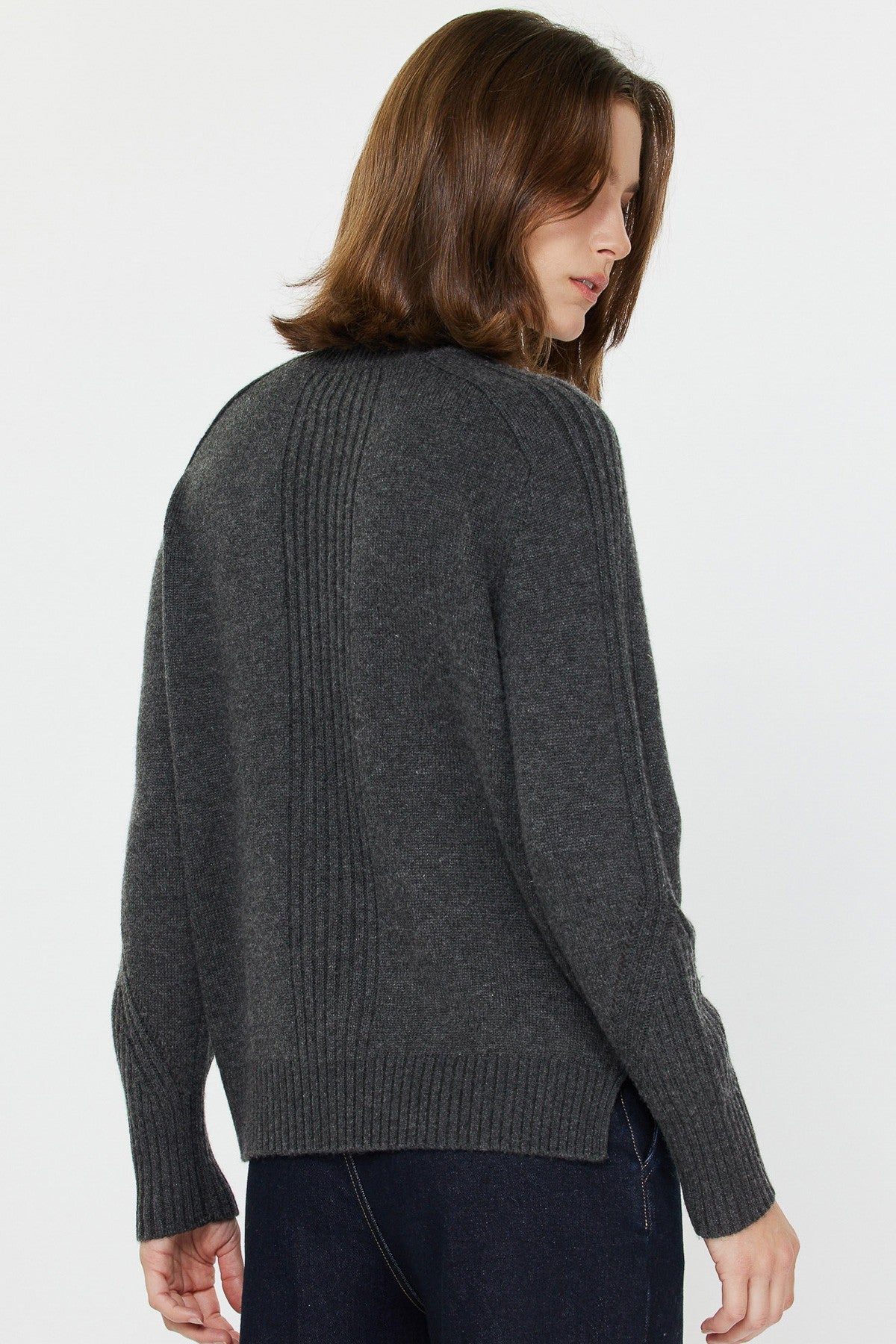 RIB DETAIL CASHMERE BLEND TURTLENECK SWEATER
