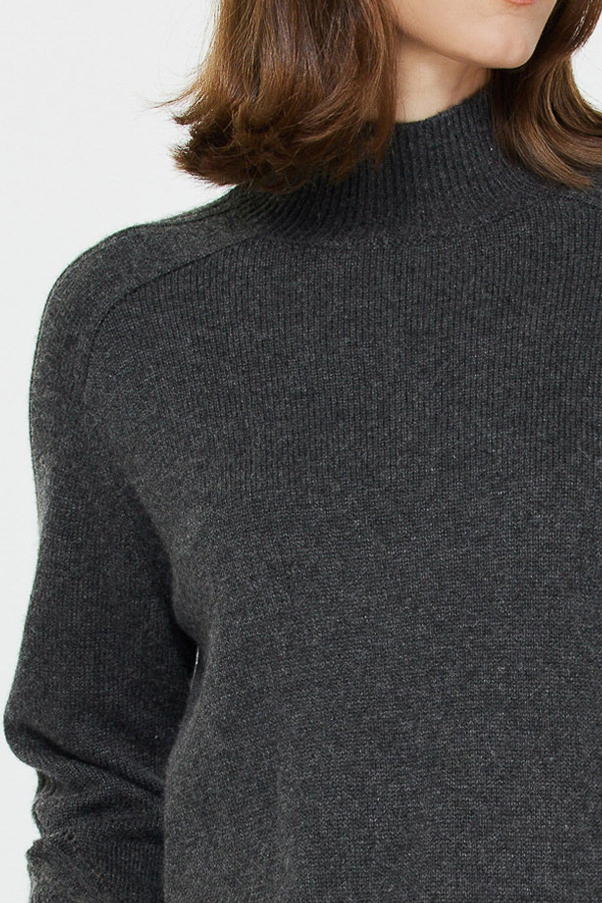 RIB DETAIL CASHMERE BLEND TURTLENECK SWEATER