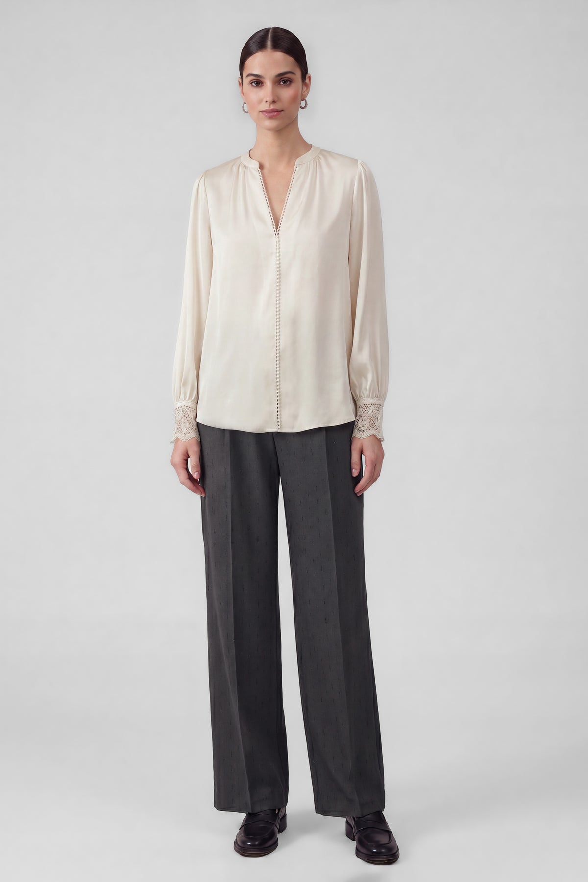 SCALLOP LACE TRIM V-NECK BLOUSE