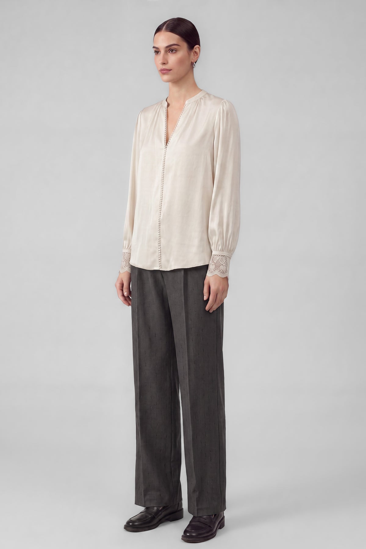 SCALLOP LACE TRIM V-NECK BLOUSE