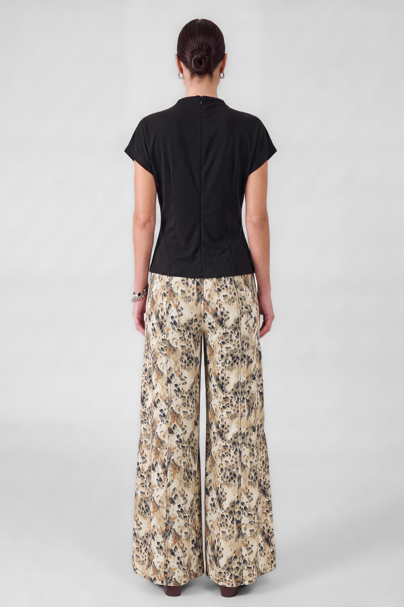 HIGH NECK SHORT SLEEVE DOLMAN TOP