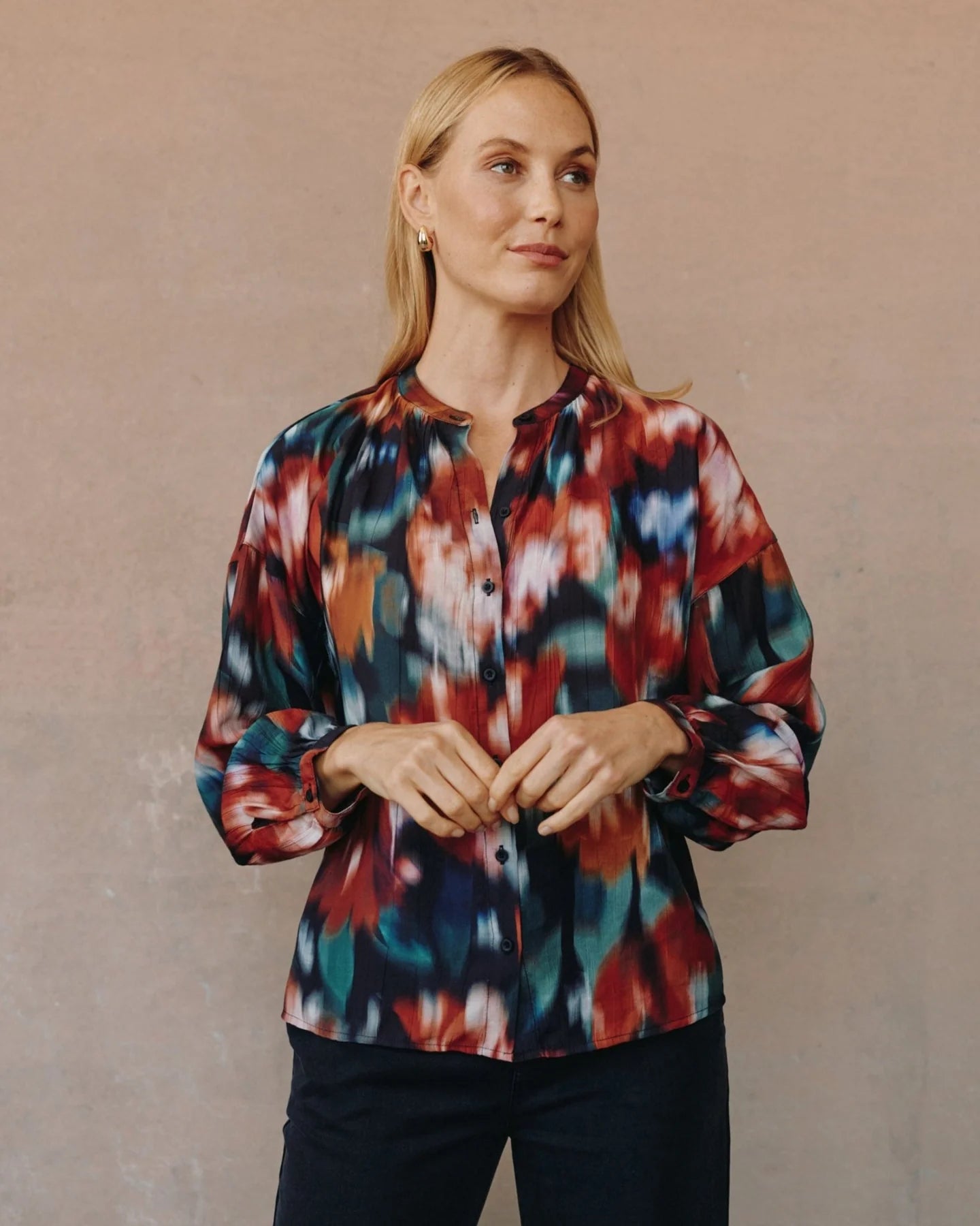 BLURRED FLORAL MANDARIN COLLAR SHIRT