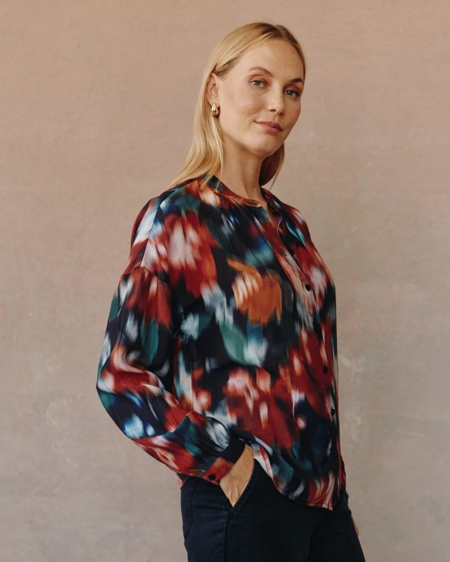 BLURRED FLORAL MANDARIN COLLAR SHIRT