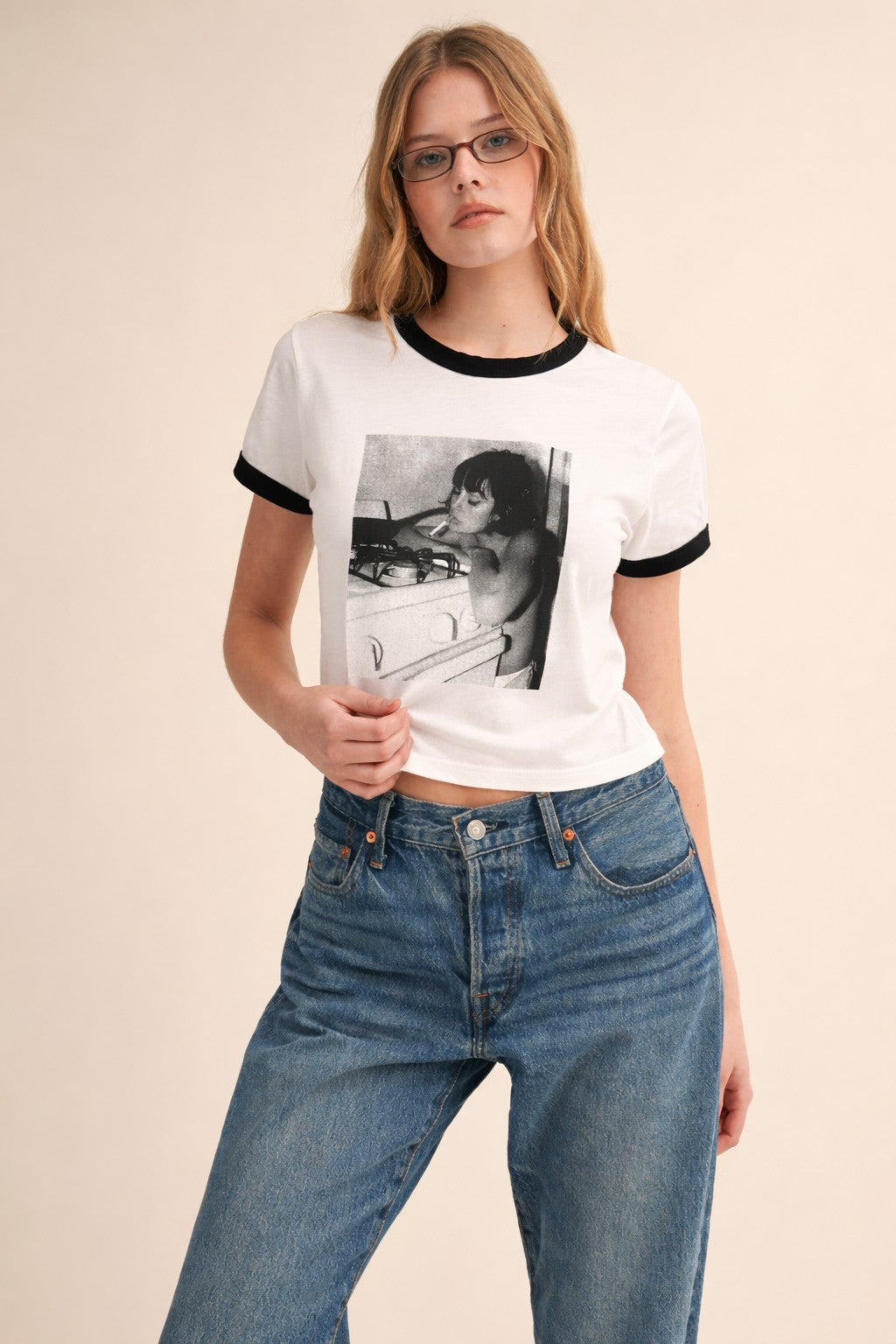B&amp;W CIGARETTE GIRL RINGER TEE