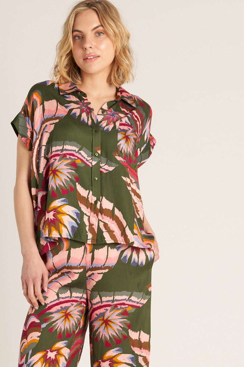 TROPICAL FLORA SHORT SLEEVE SHIRT