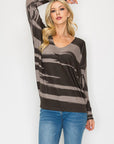 STREAKED DOLMAN V-NECK TOP