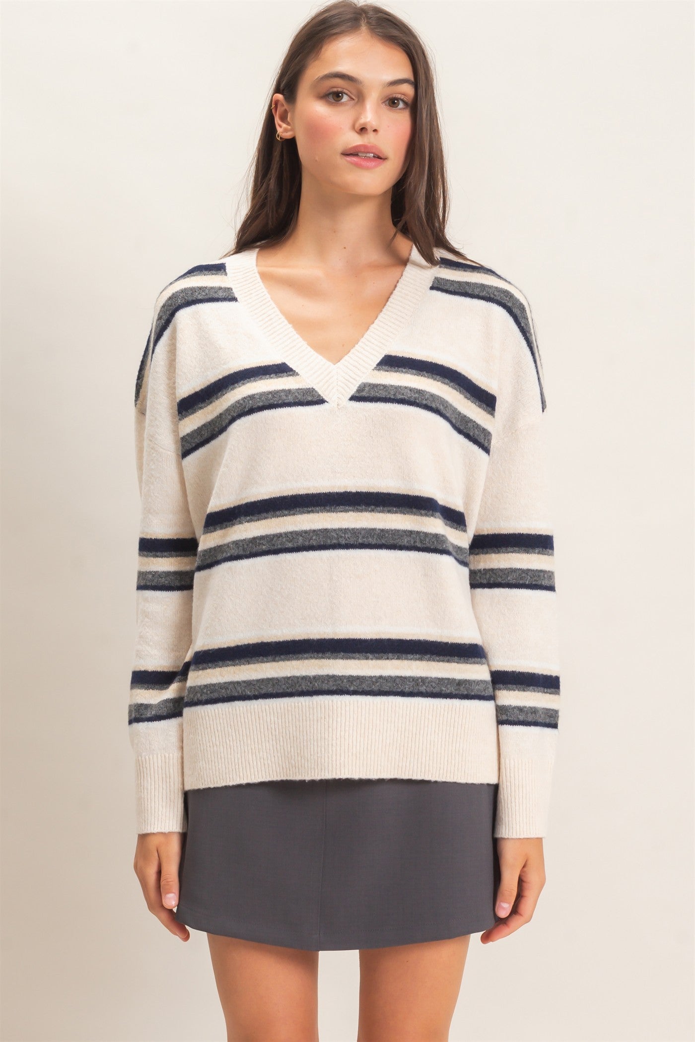STRIPED OVERSIZE V-NECK SWEATER