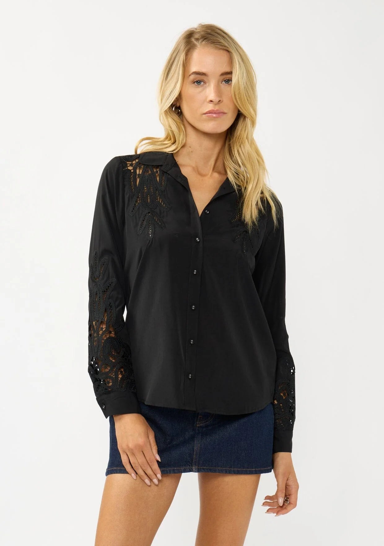 EMBROIDERED BUTTON DOWN SHIRT