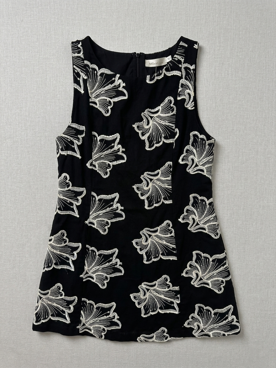 FLORAL EMBROIDERED MINI DRESS