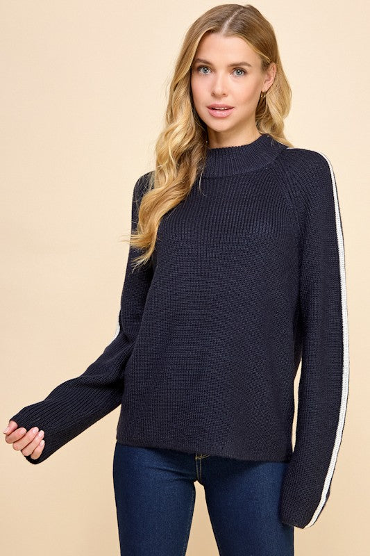 SINGLE STRIPE SLEEVE SWEATER
