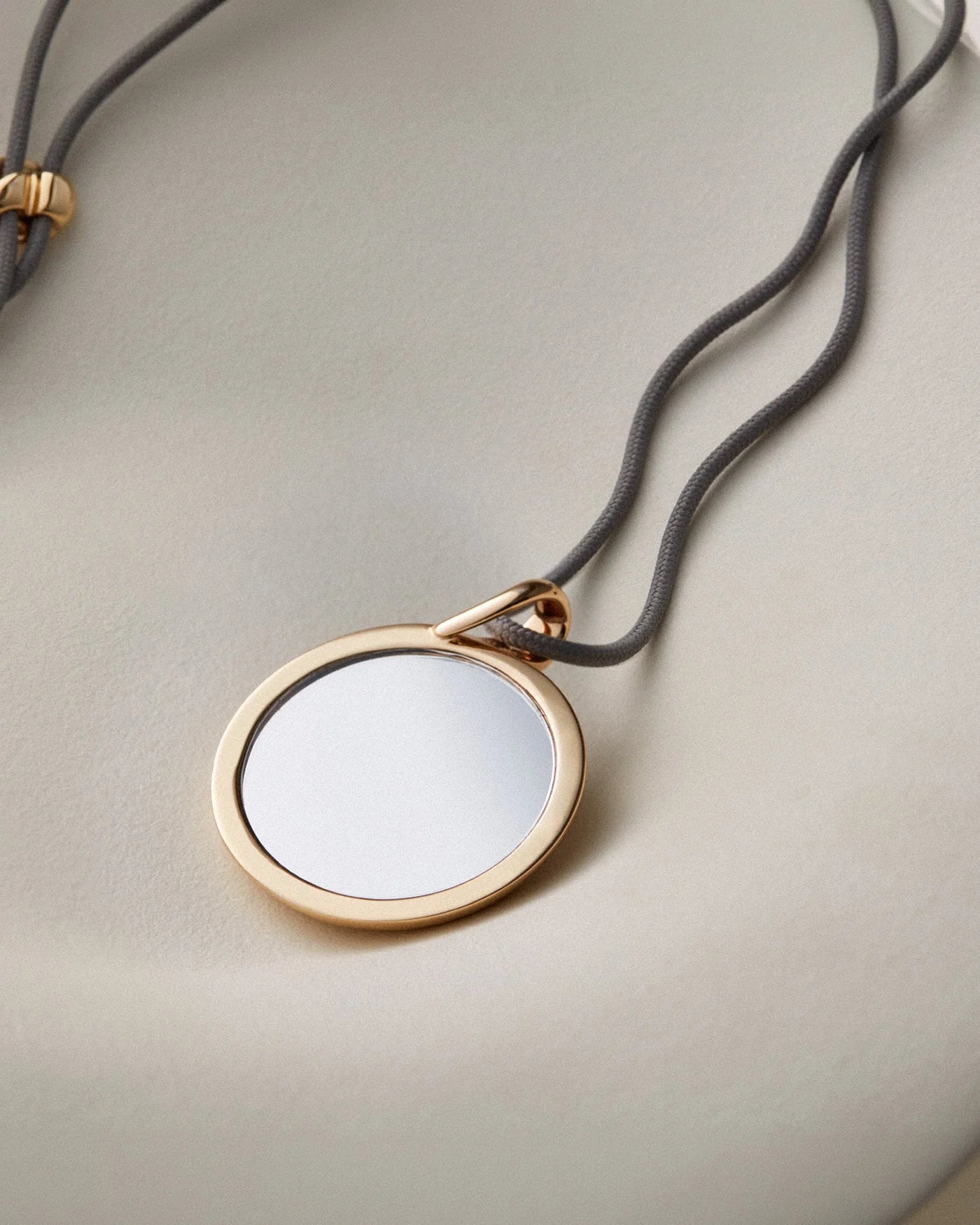 NICO MIRROR PENDANT ROPE NECKLACE