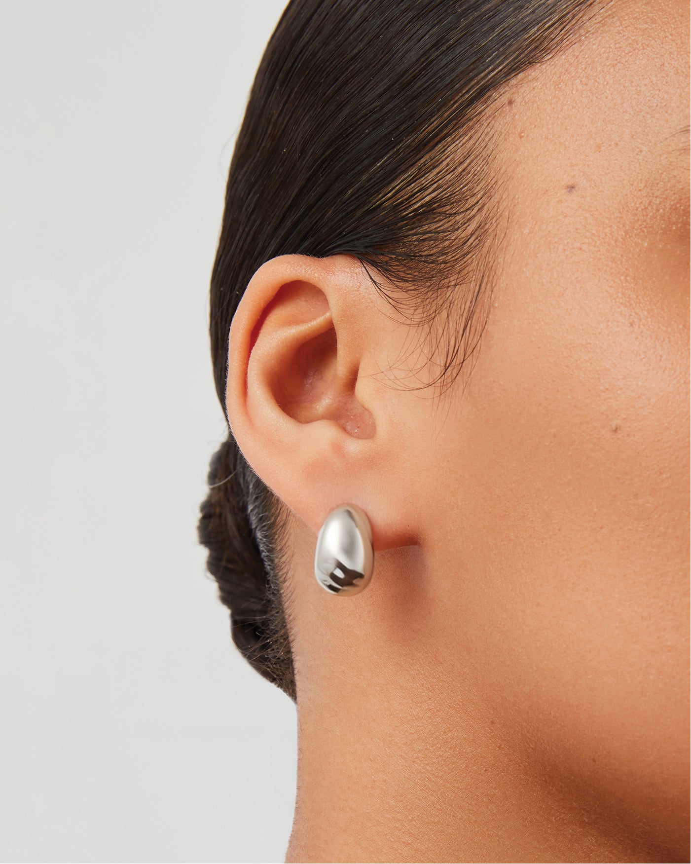 SMALL NELLE HOOPS