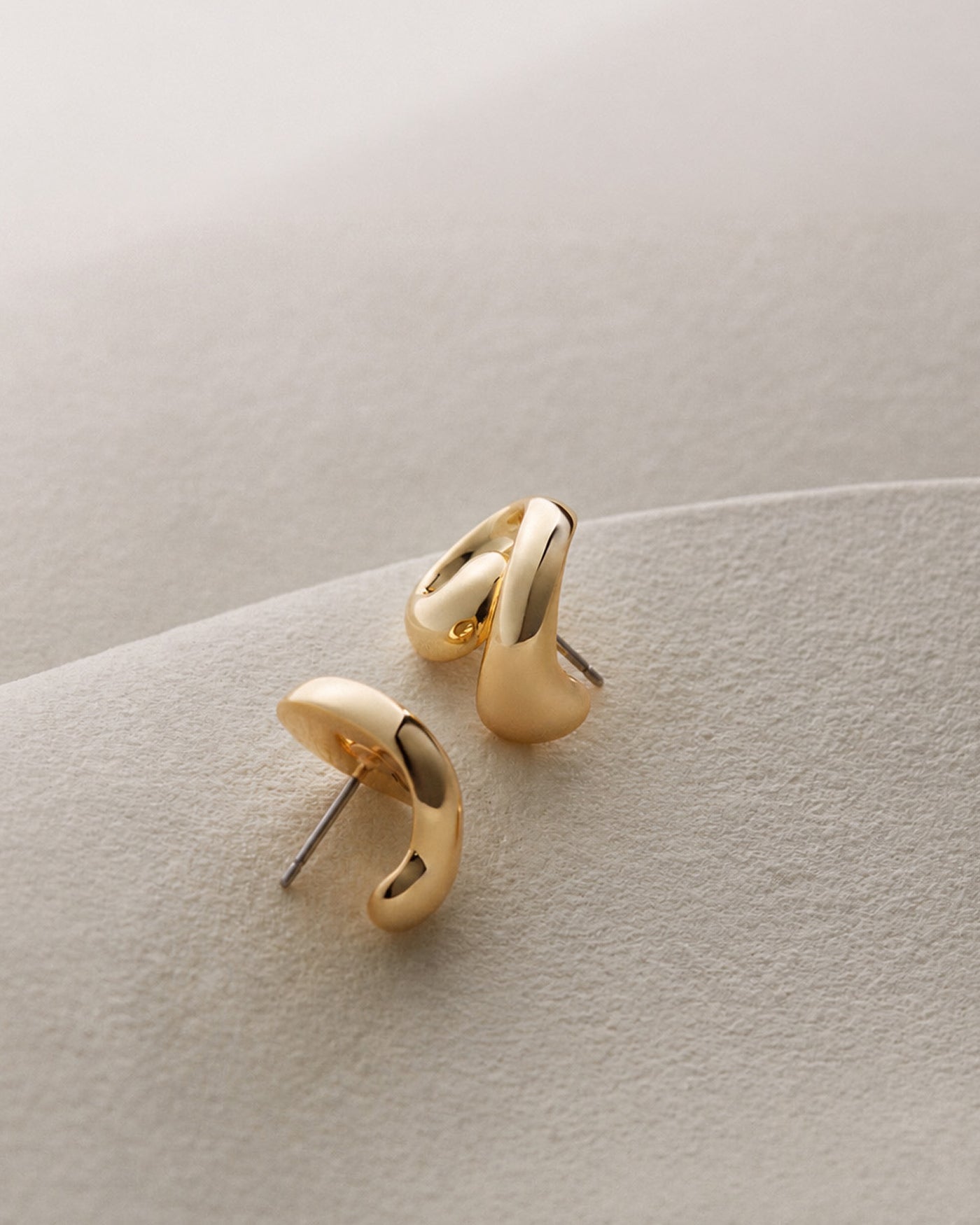 SMALL GIO EARRINGS
