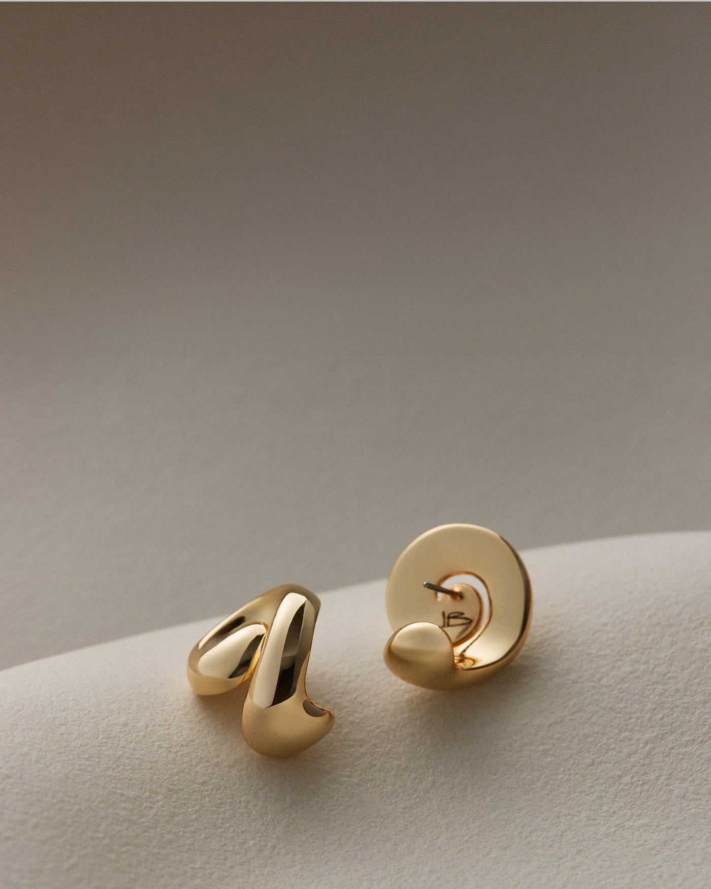 GIO EARRINGS